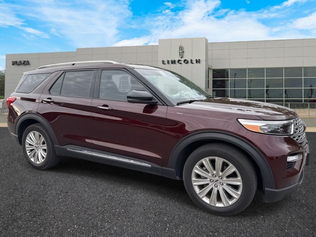 2022 Ford Explorer Limited's photo