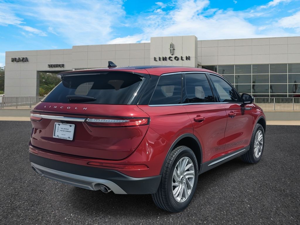 2025 Lincoln Corsair Premiere photo 3