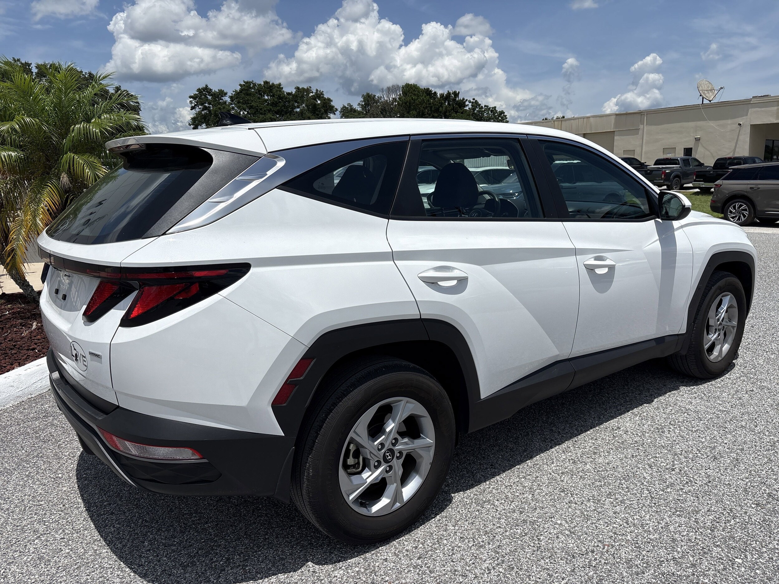 2023 Hyundai Tucson SE photo 3