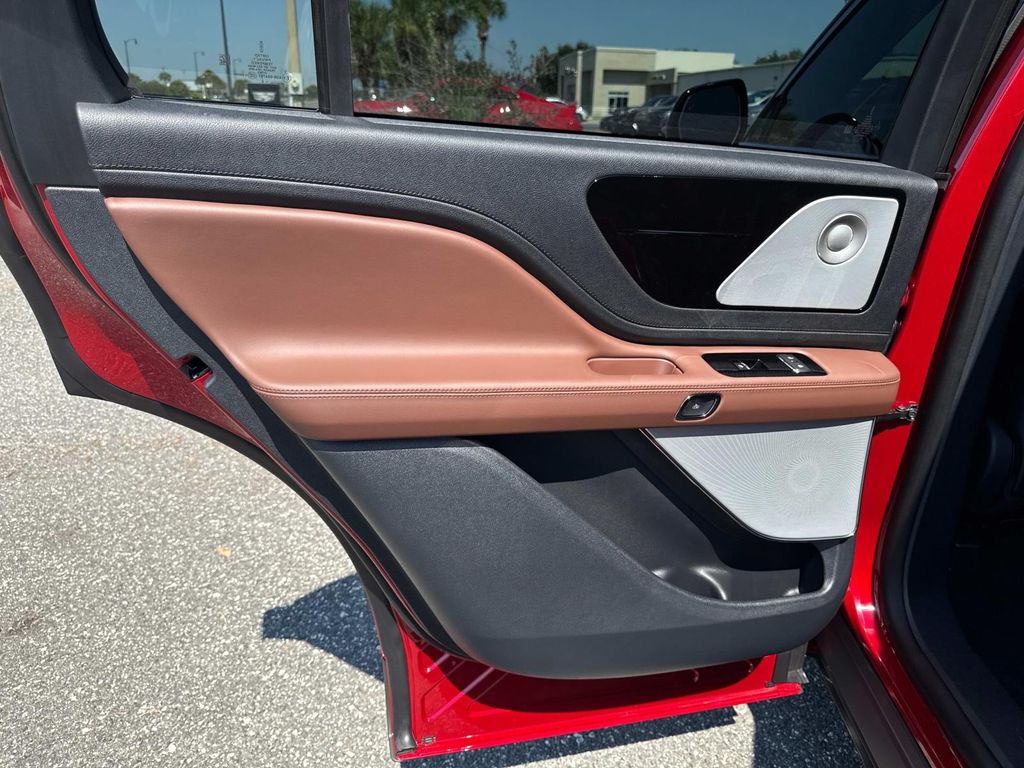 2025 Lincoln Aviator Reserve - Photo 13