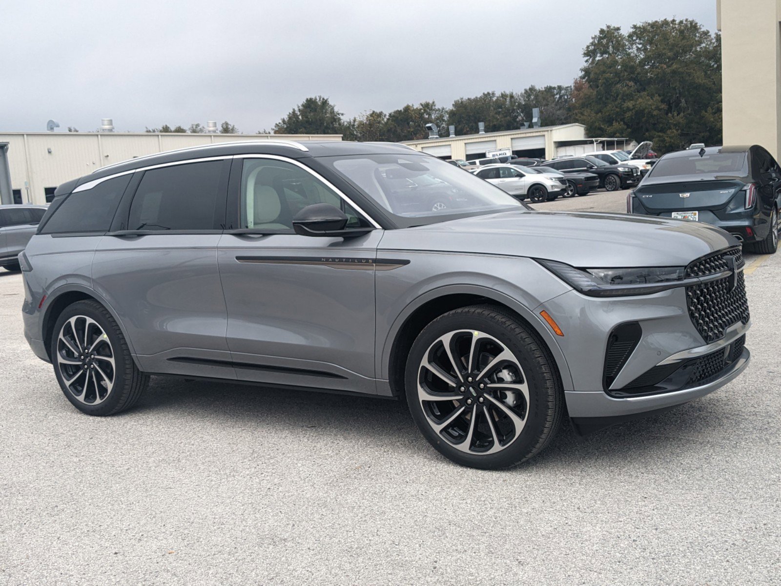 2025 Lincoln Nautilus Black Label photo 2