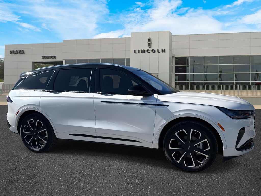 2025 Lincoln Nautilus Reserve's photo