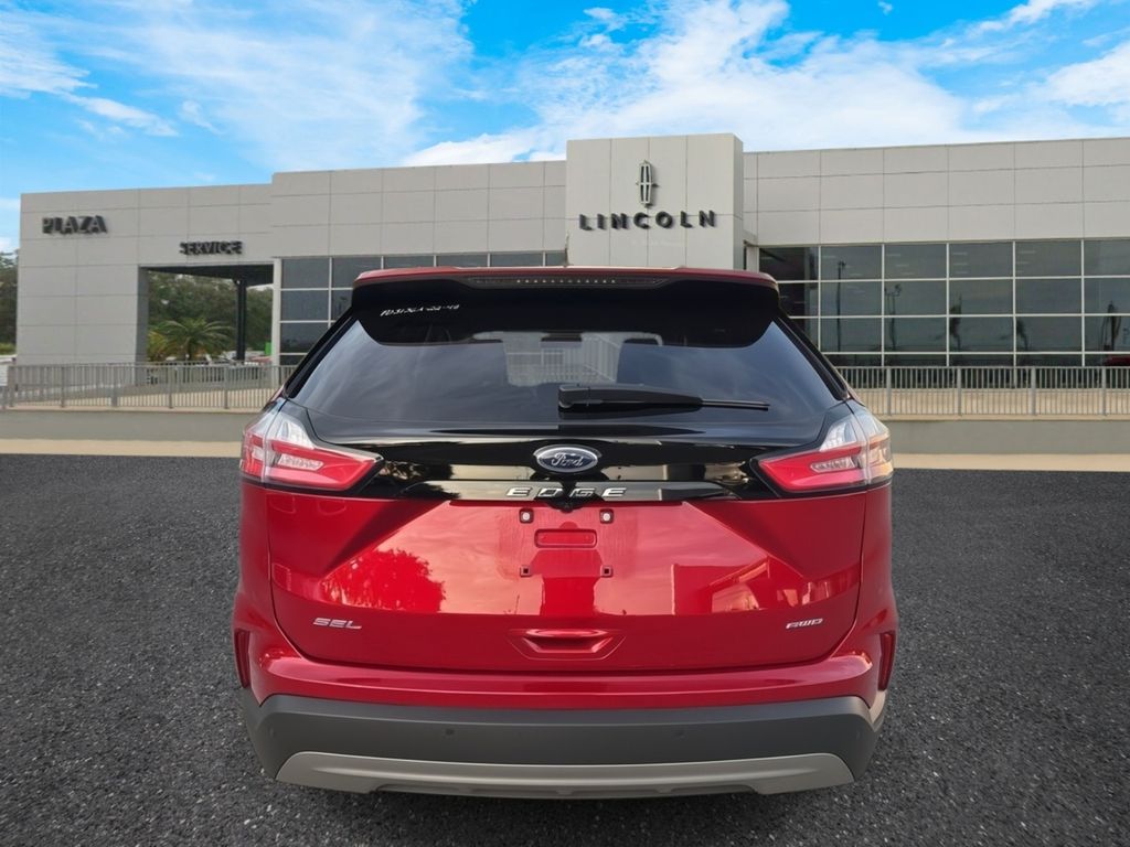 2022 Ford Edge SEL photo 4
