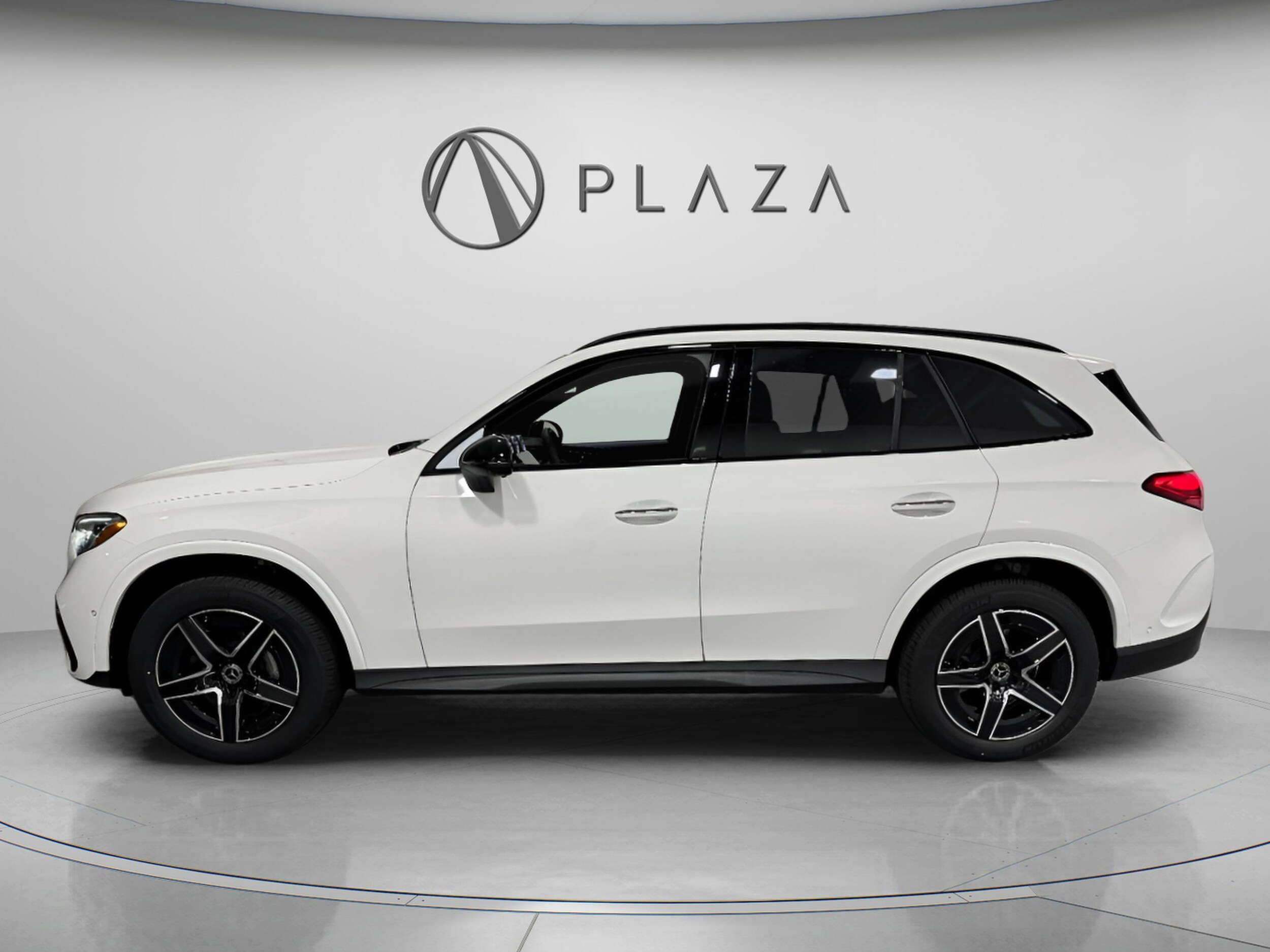 2026 Mercedes Benz GLC 300 4MATIC photo 2