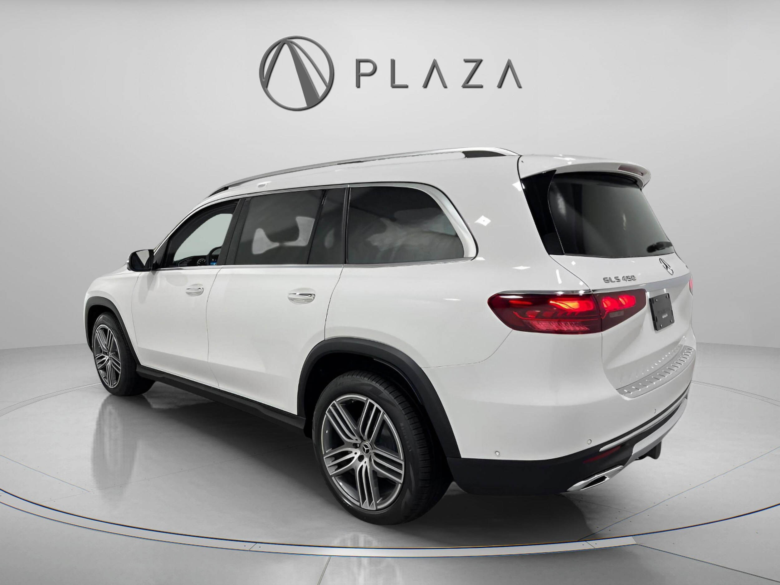 2025 Mercedes Benz GLS 450 4MATIC photo 3