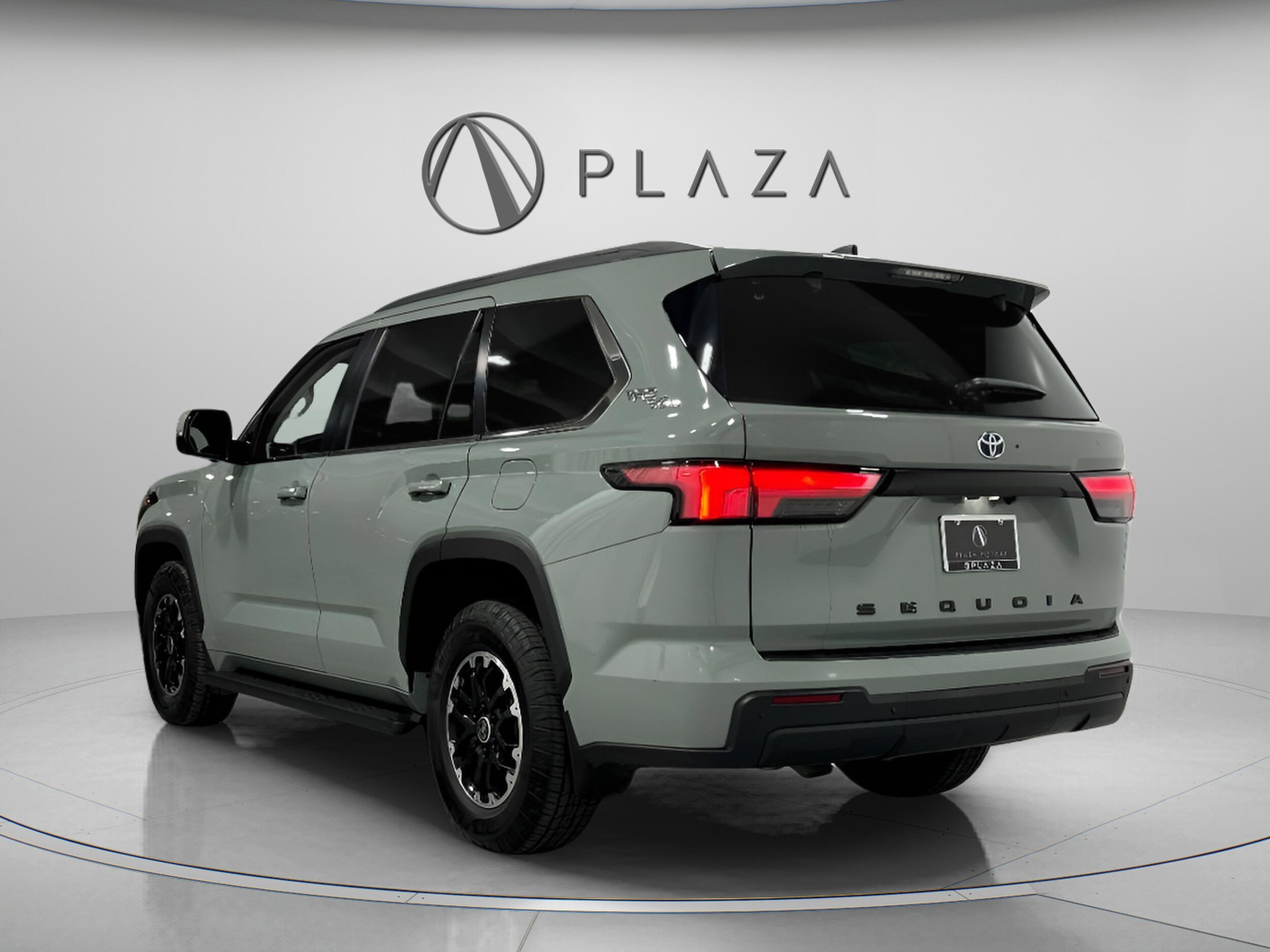 2024 Toyota Sequoia SR5 photo 3