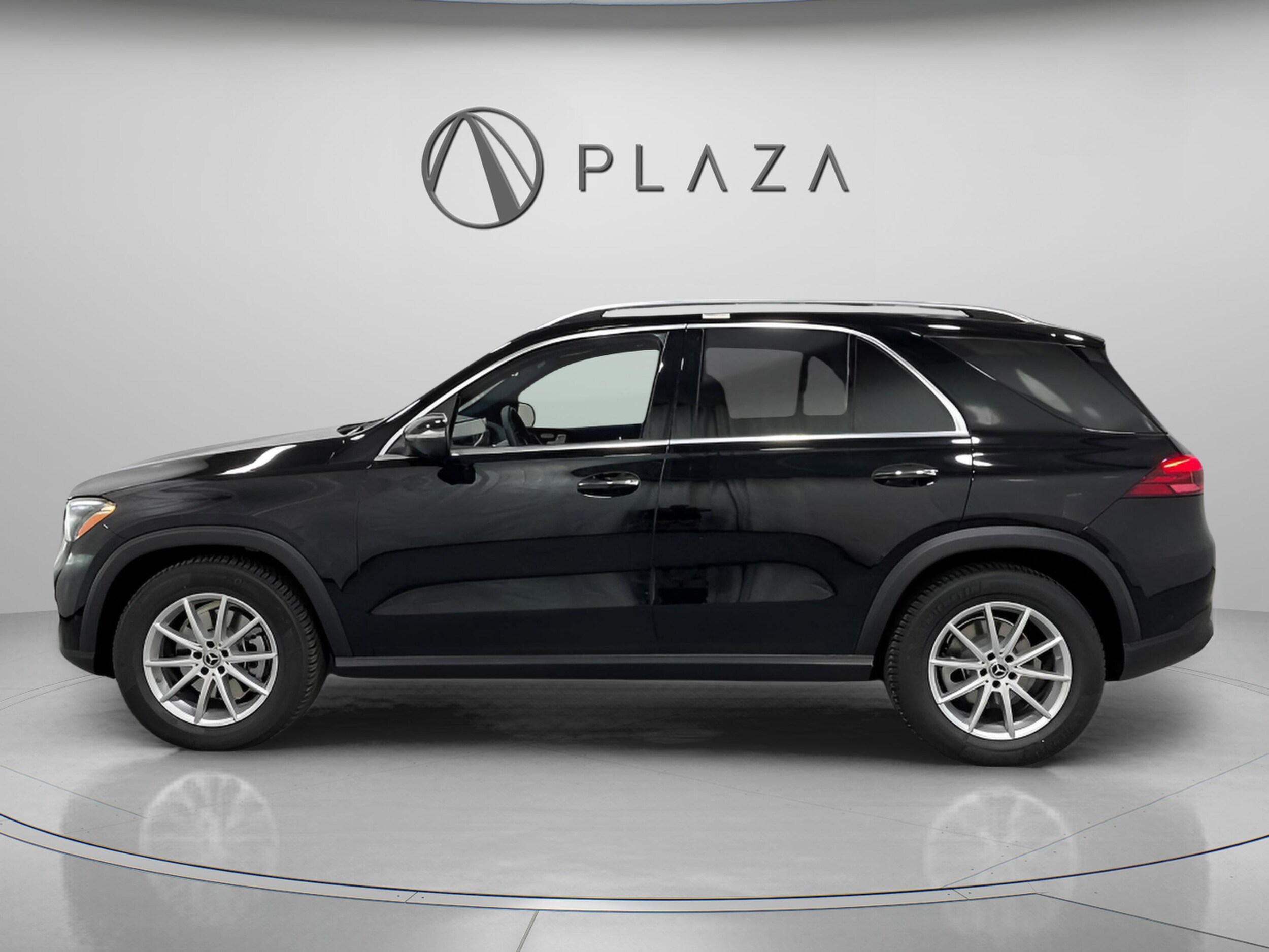 2025 Mercedes Benz GLE 350 4MATIC photo 2