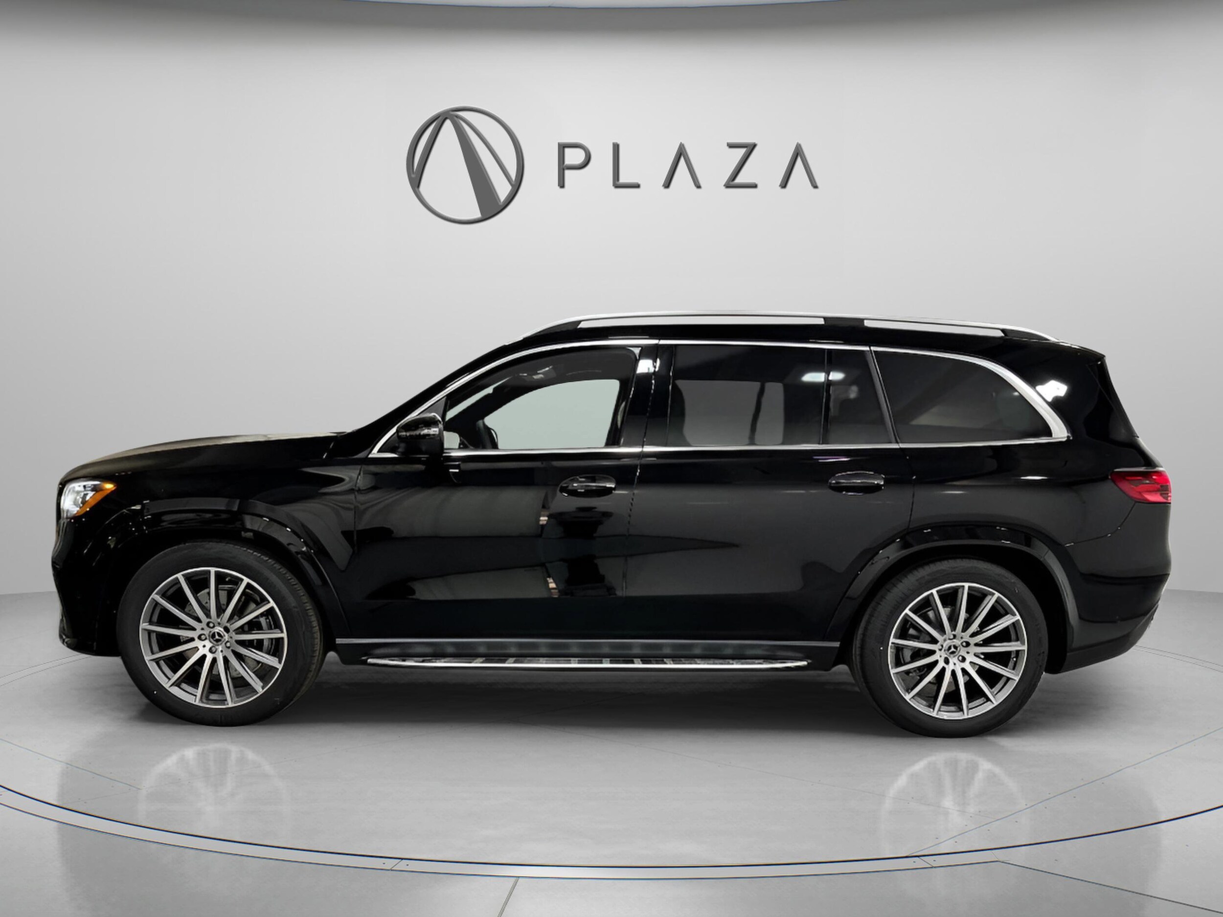 2026 Mercedes Benz GLS 580 4MATIC photo 2