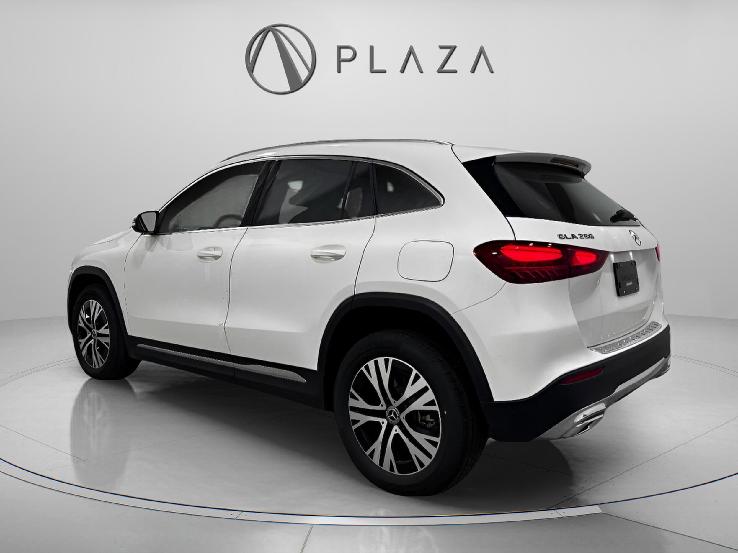 2025 Mercedes Benz GLA 250 4MATIC photo 3