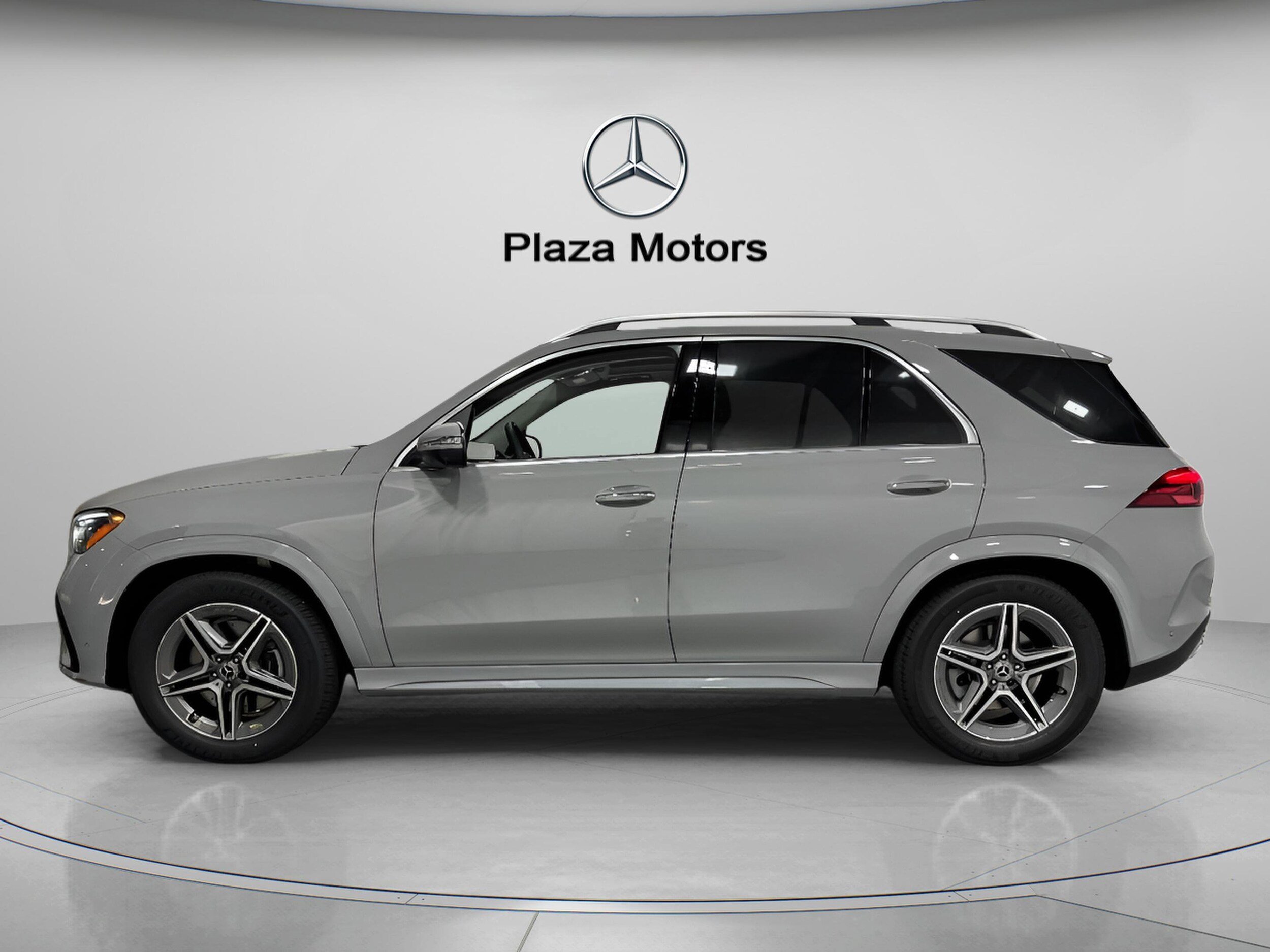 2026 Mercedes Benz GLE 350 4MATIC photo 2