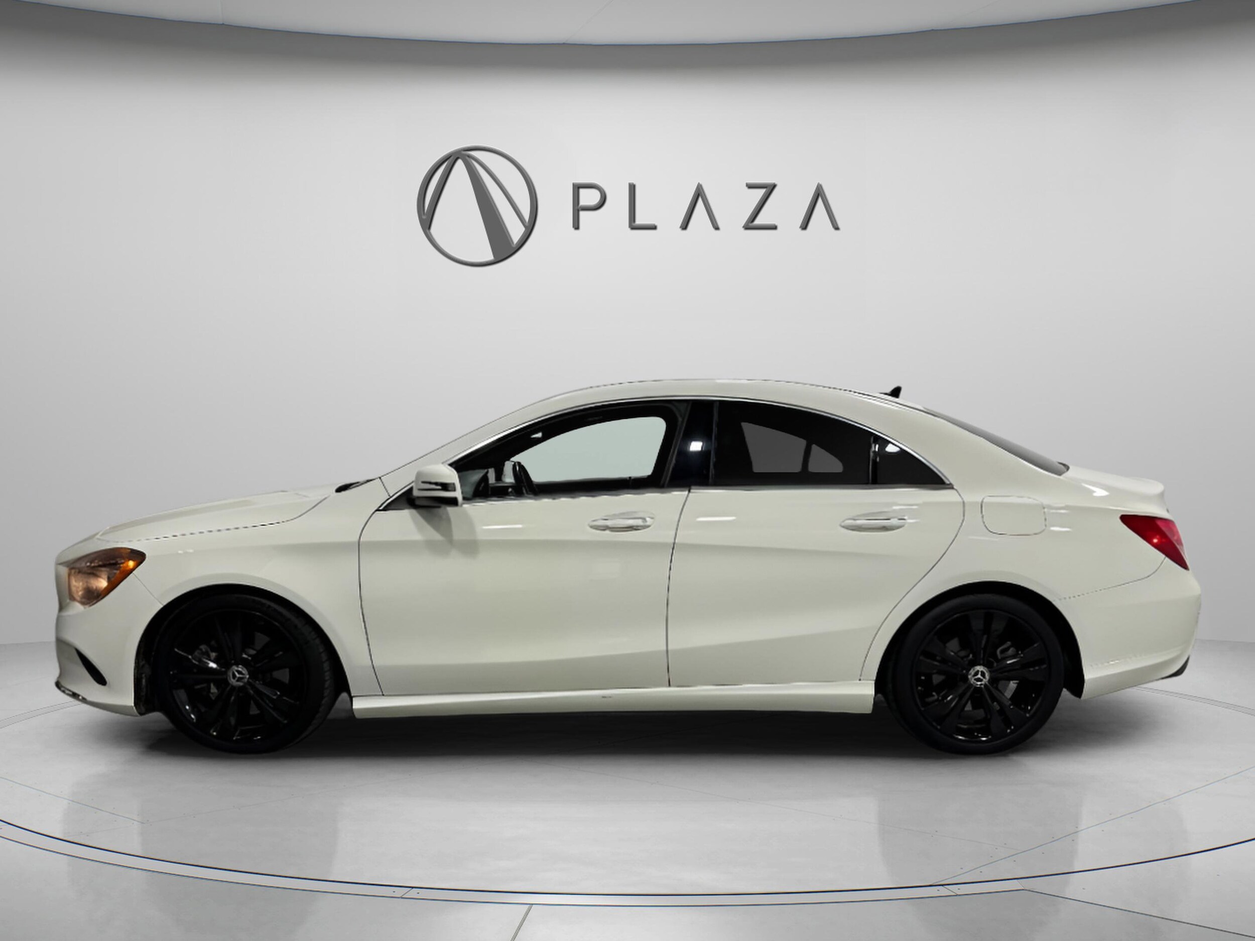 2018 Mercedes Benz CLA 250 4MATIC photo 2