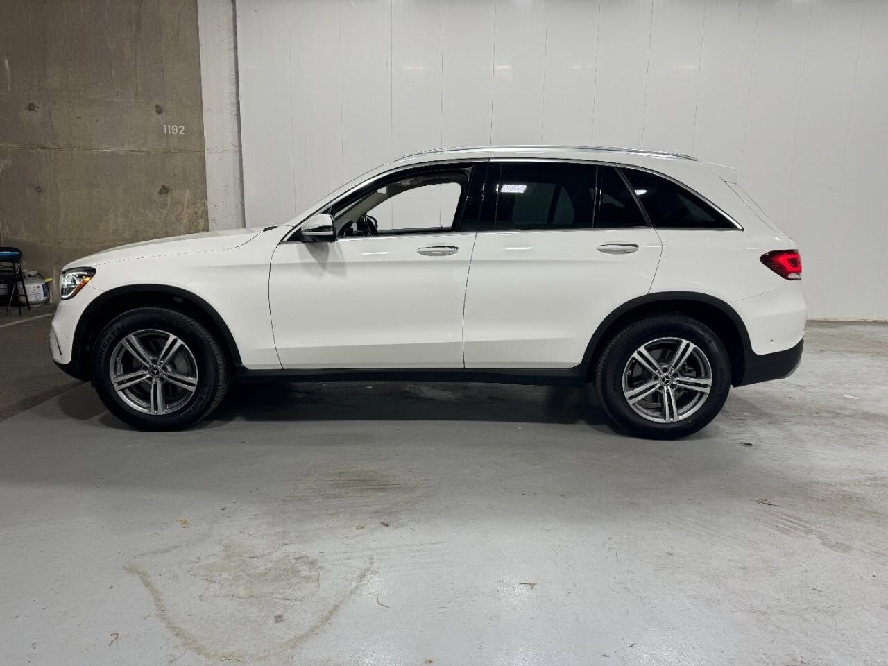 2022 Mercedes Benz GLC 300 4MATIC photo 2