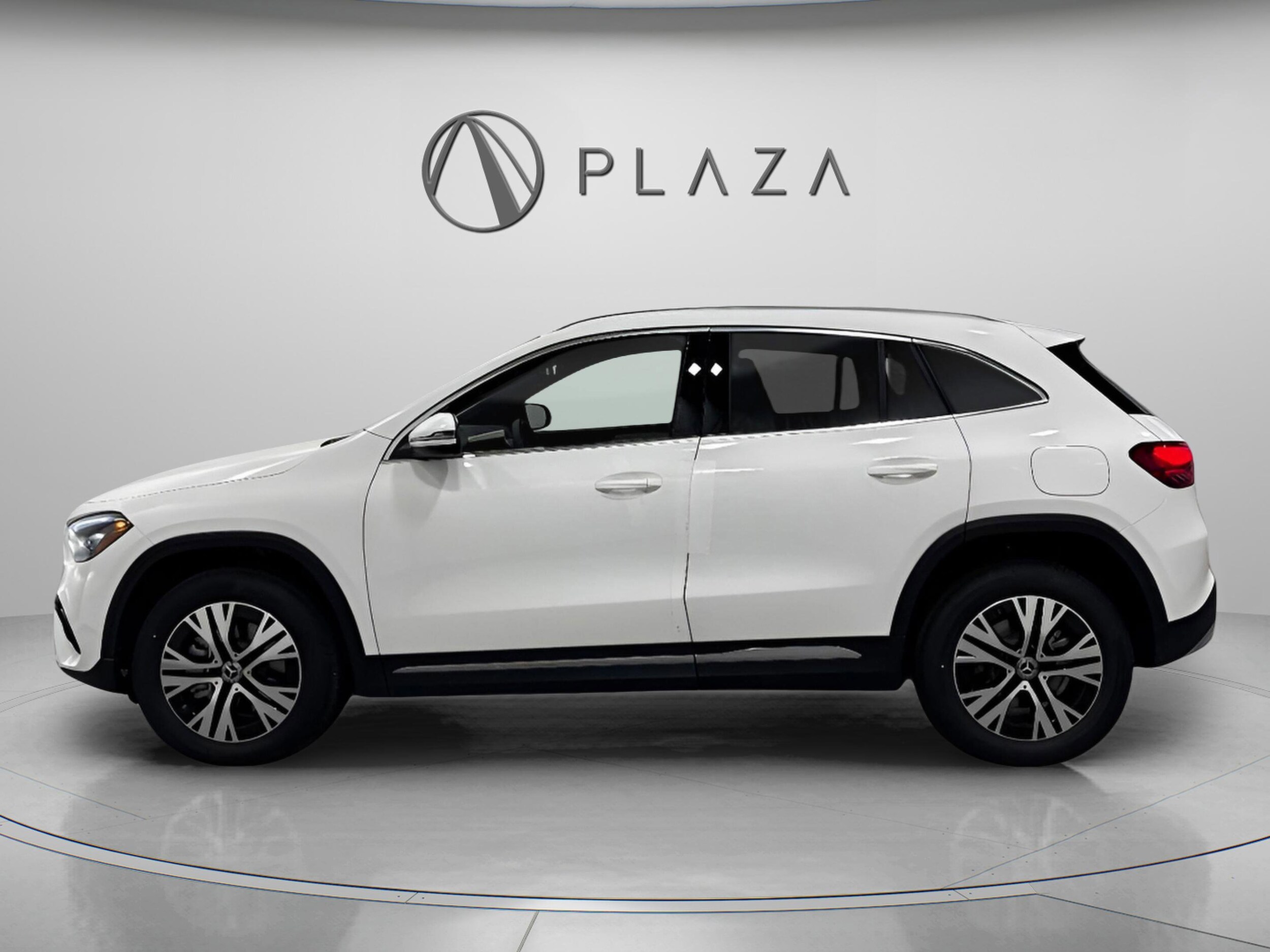 2025 Mercedes Benz GLA 250 4MATIC photo 2