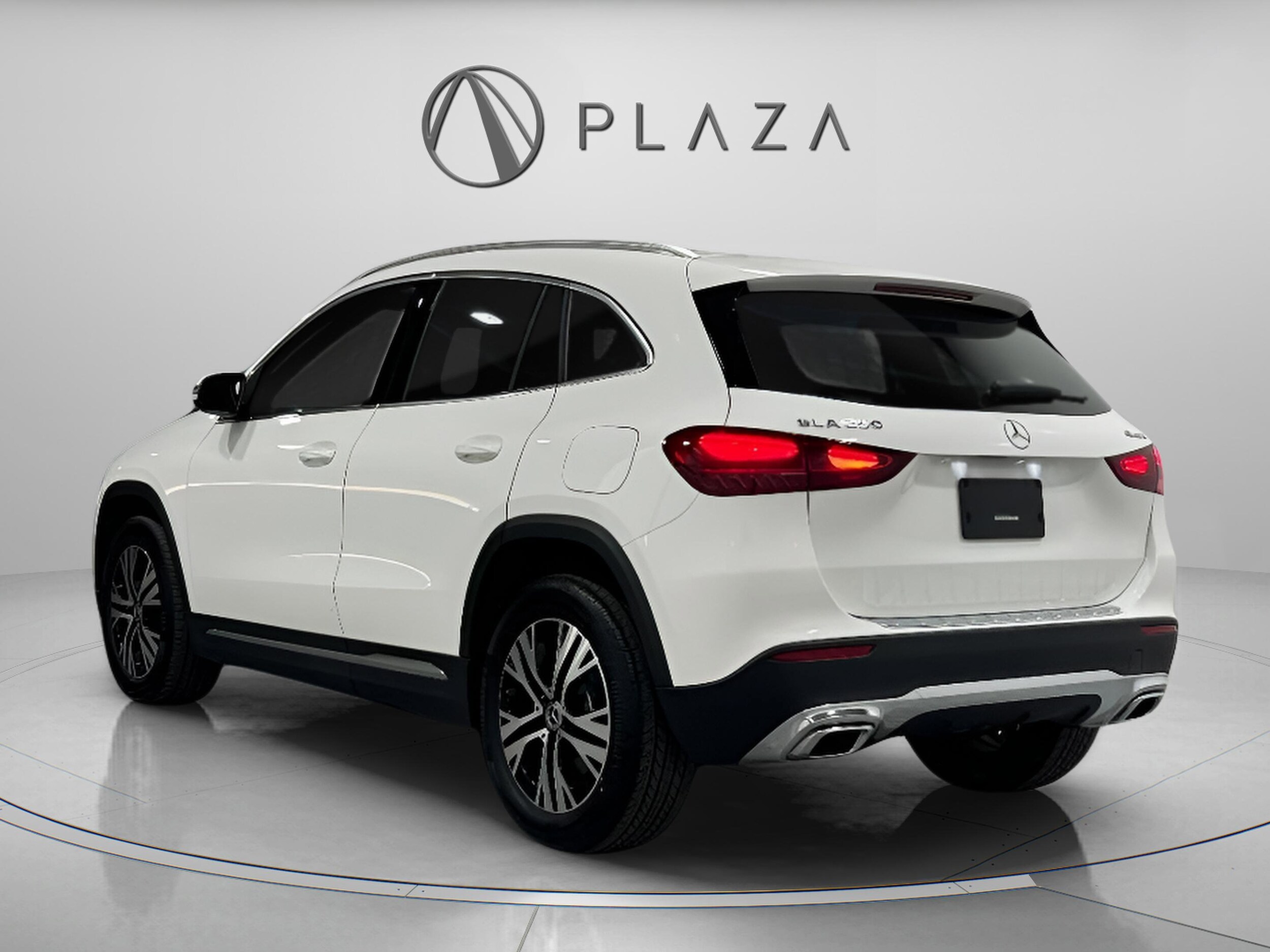 2025 Mercedes Benz GLA 250 4MATIC photo 3