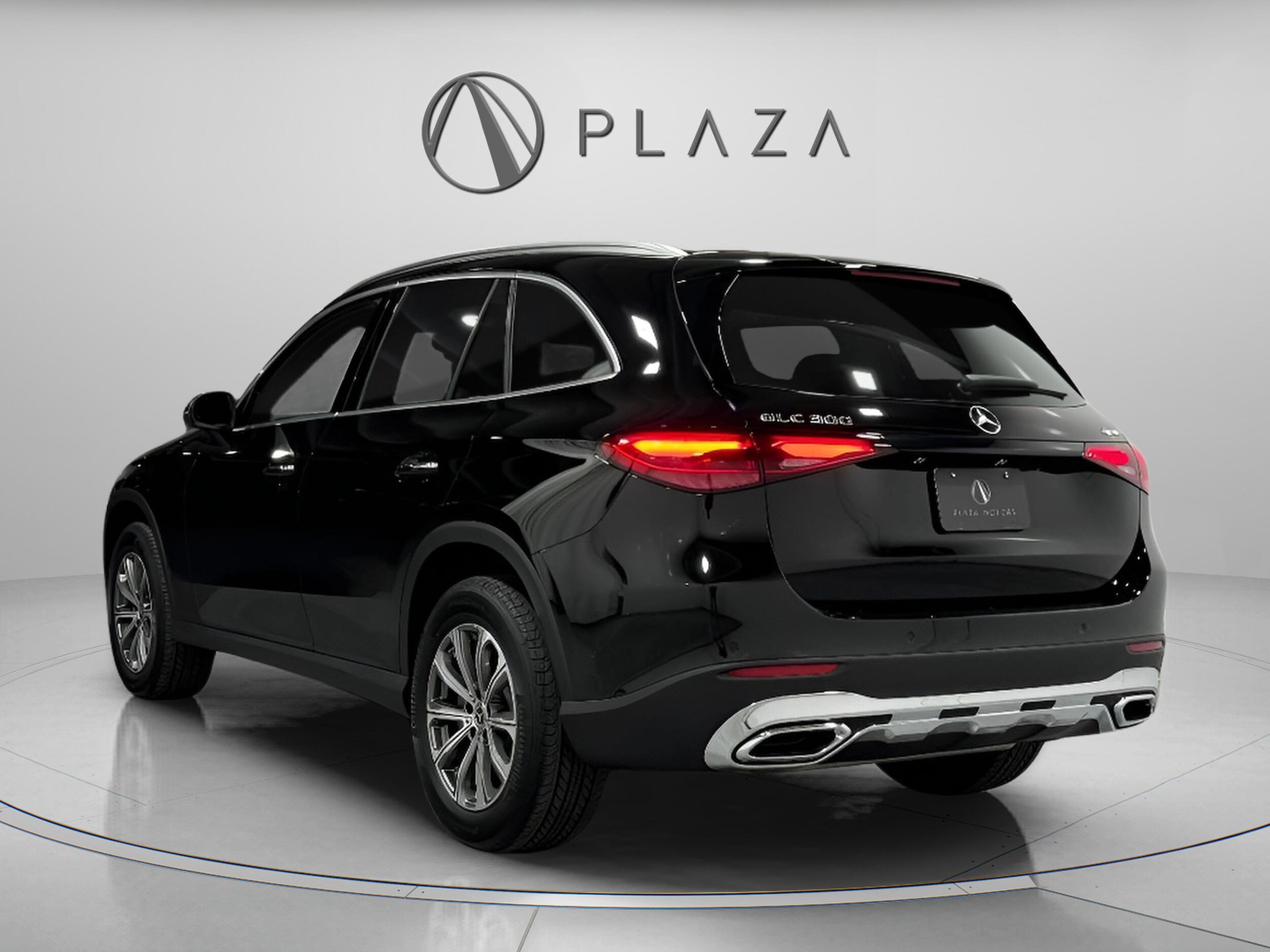 2025 Mercedes Benz GLC 300 4MATIC photo 2