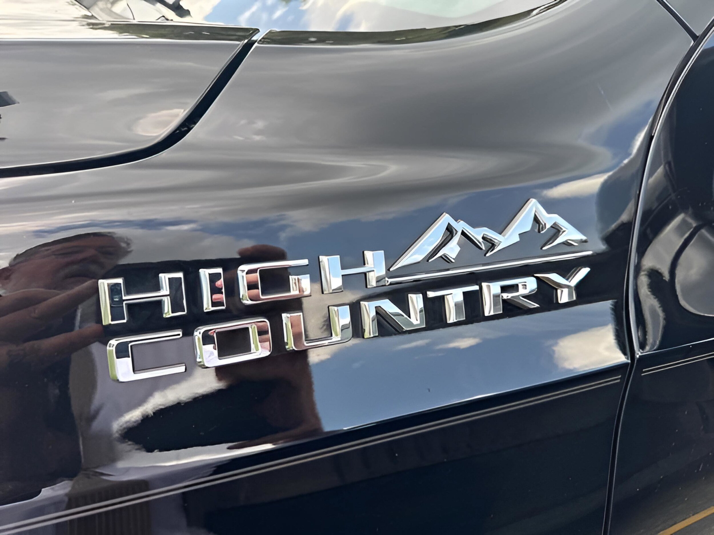 2023 Chevrolet Tahoe High Country photo 3