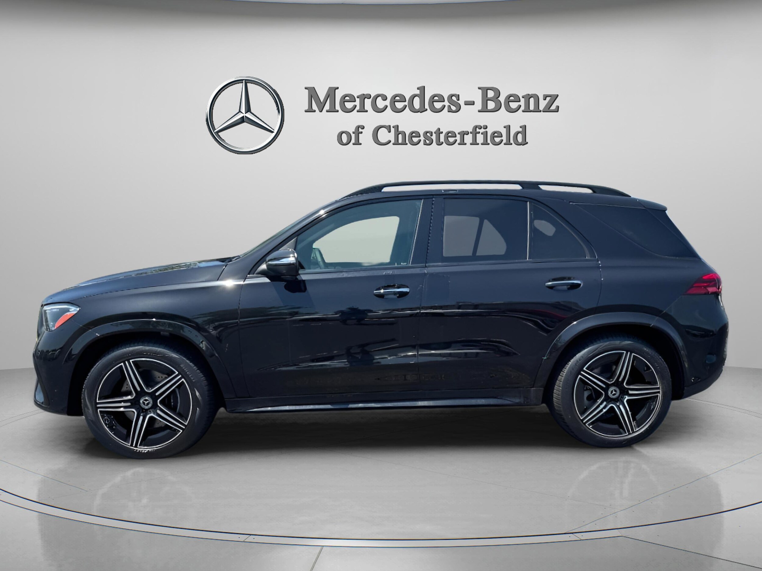 2025 Mercedes Benz GLE 450 4MATIC photo 2