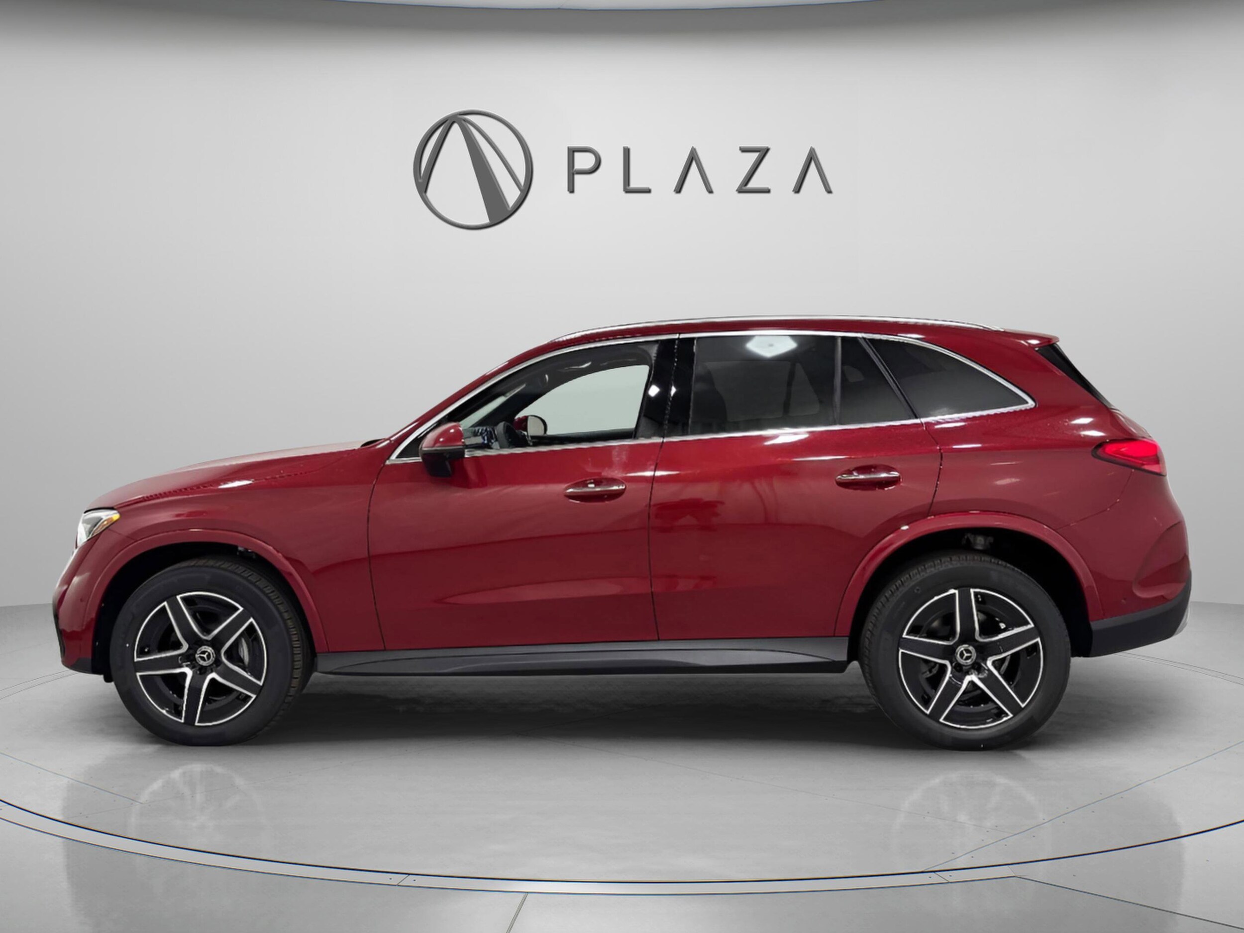2025 Mercedes Benz GLC 300 4MATIC photo 2