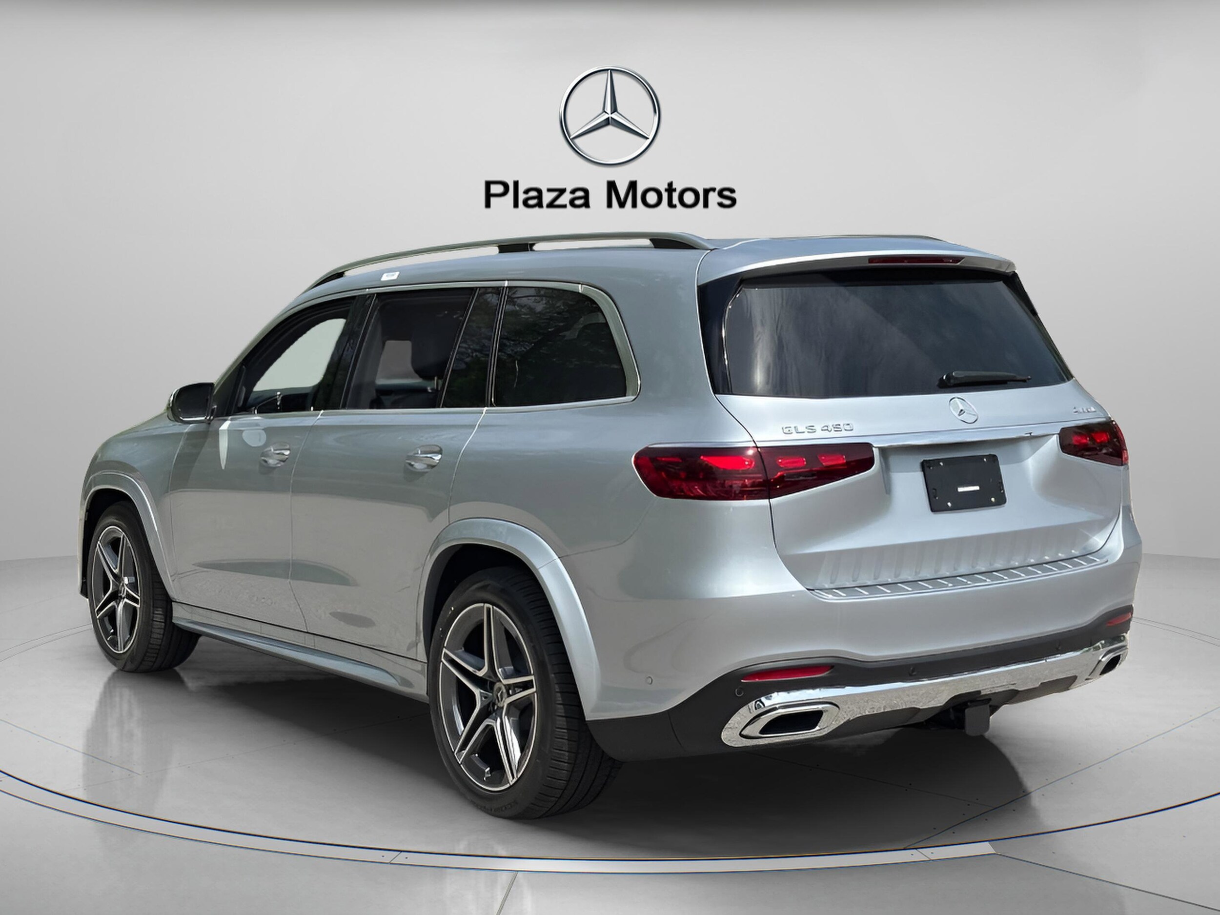 2025 Mercedes Benz GLS 450 4MATIC photo 3