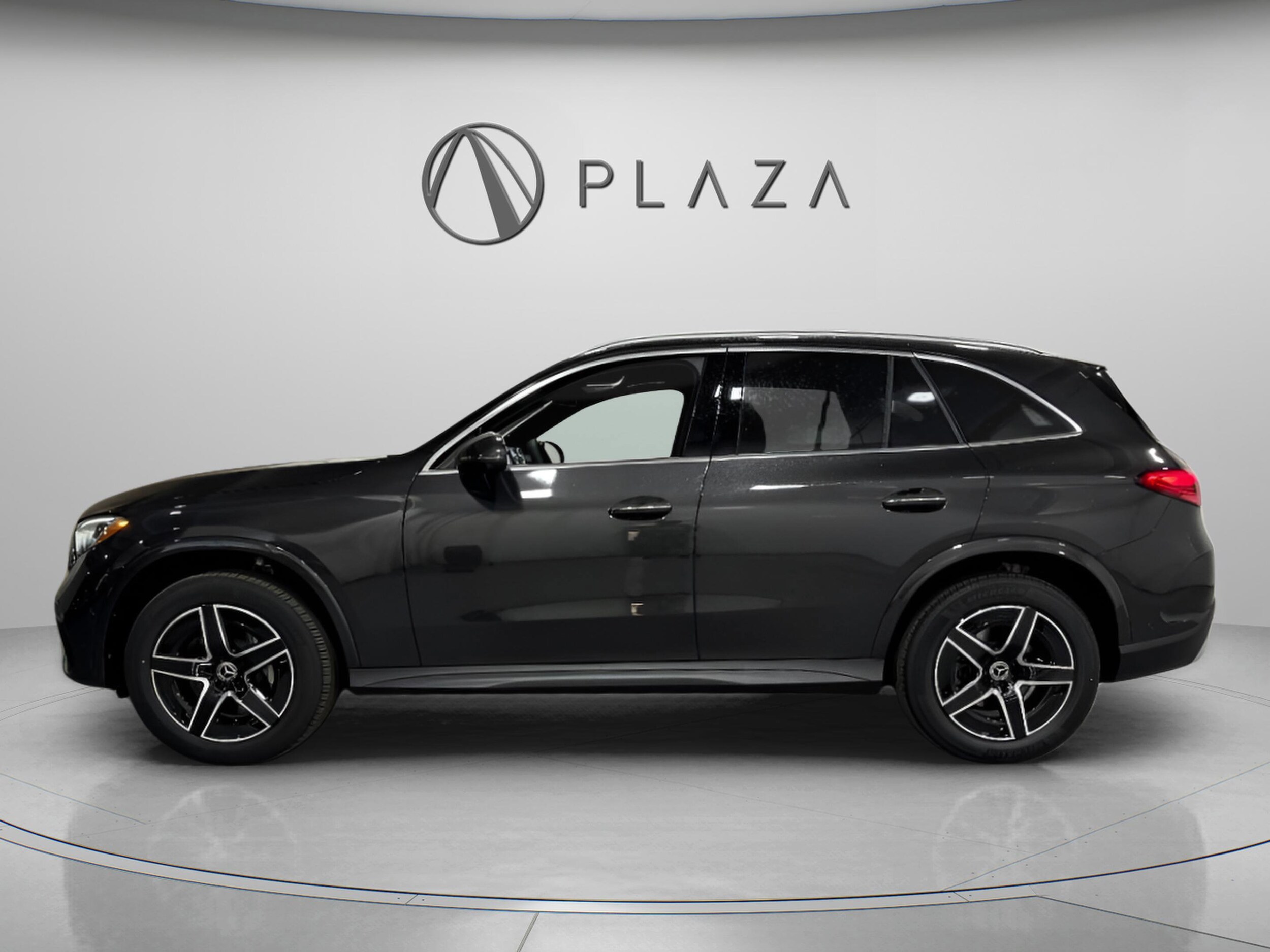 2026 Mercedes Benz GLC 300 4MATIC photo 2