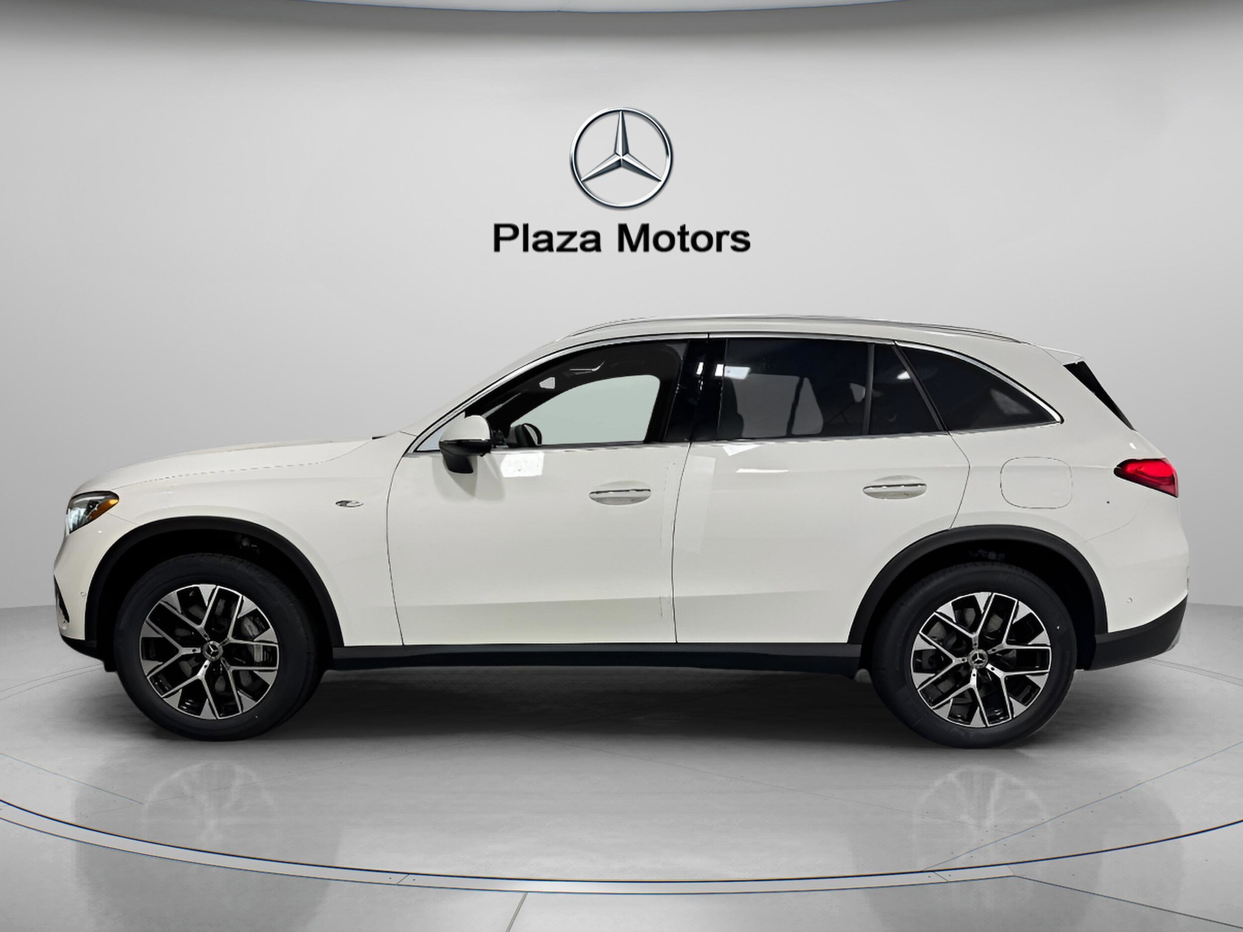 2025 Mercedes Benz GLC 350e 4MATIC photo 2