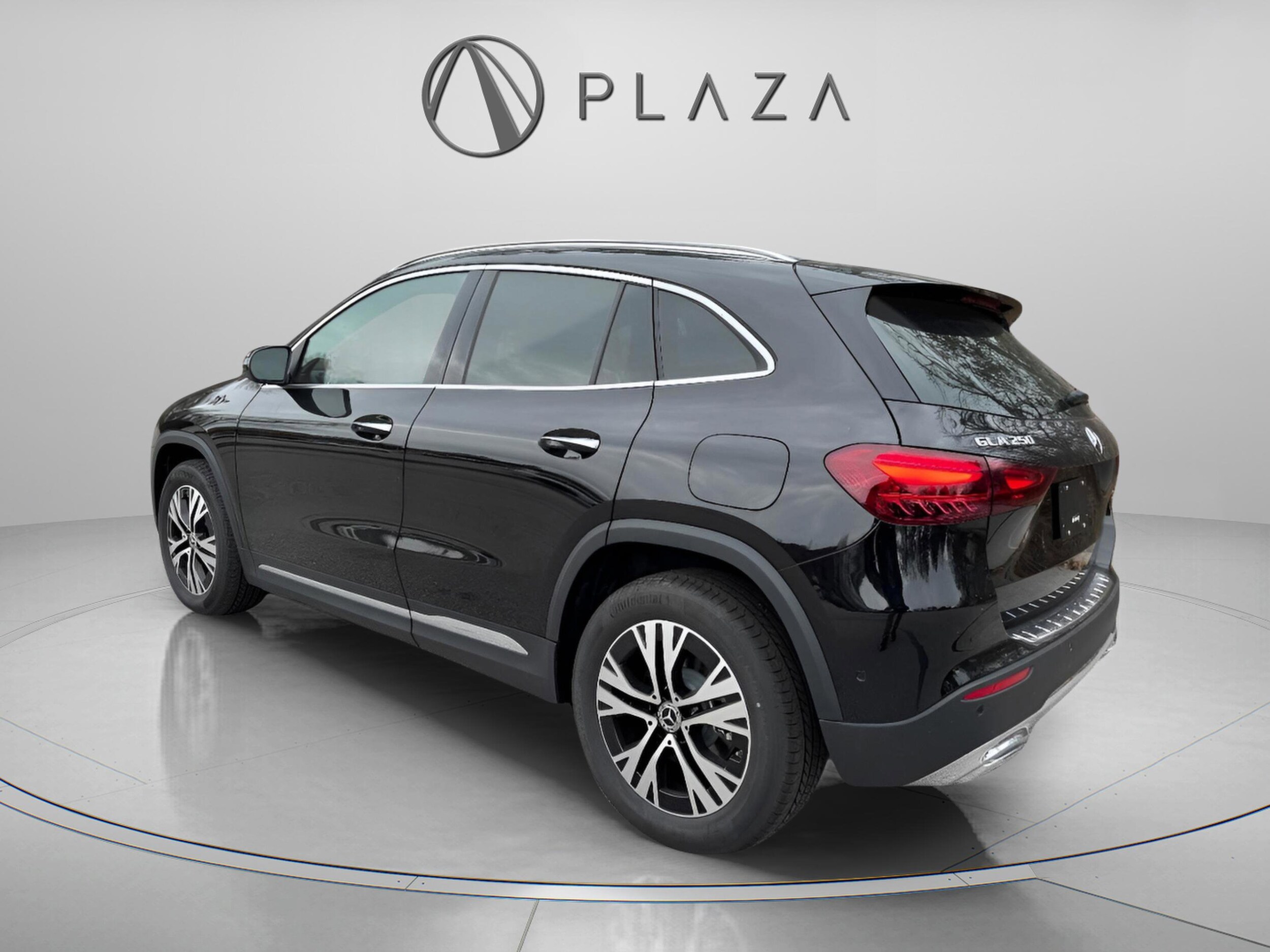 2025 Mercedes Benz GLA 250 photo 2