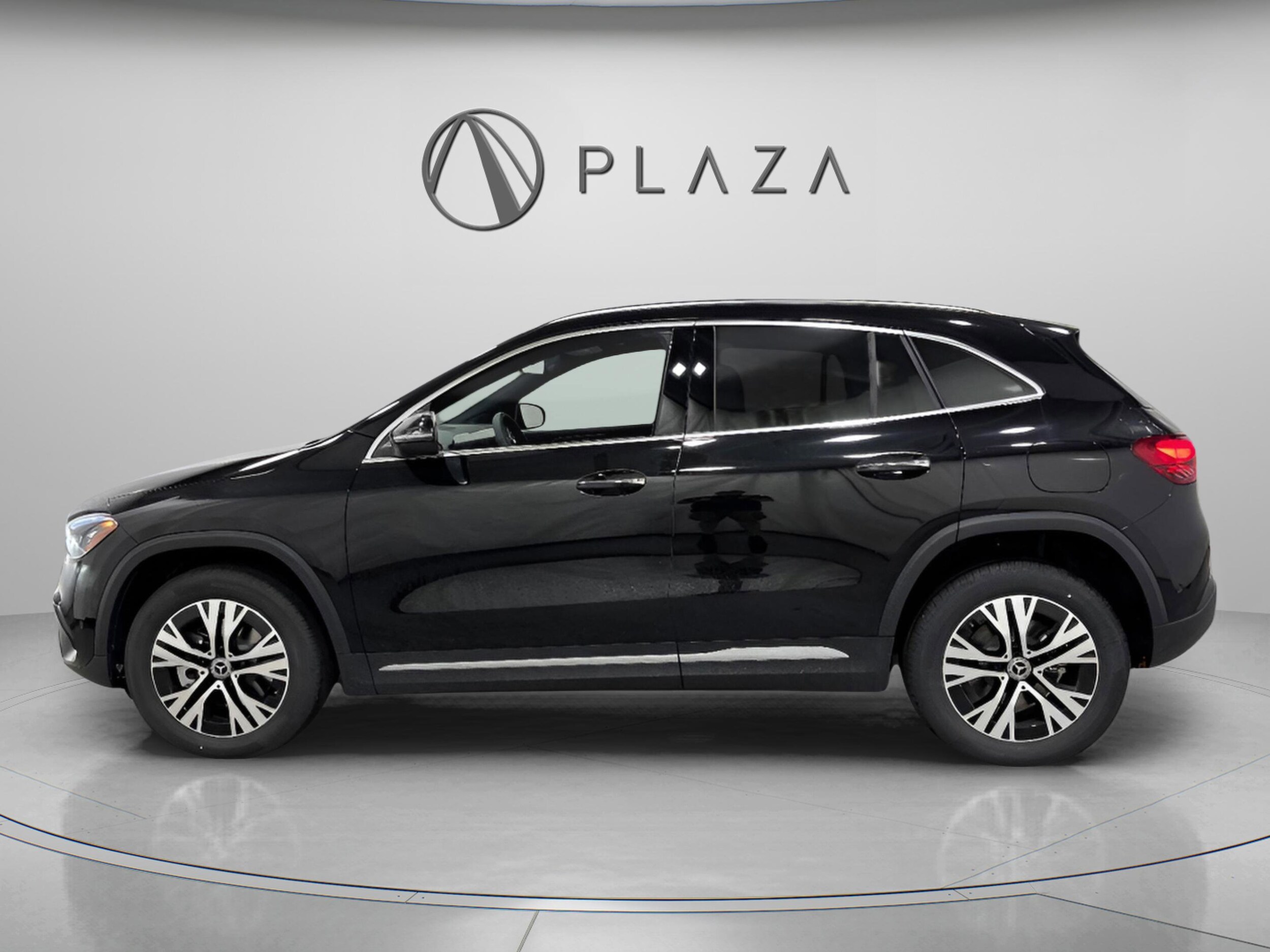 2025 Mercedes Benz GLA 250 4MATIC photo 2