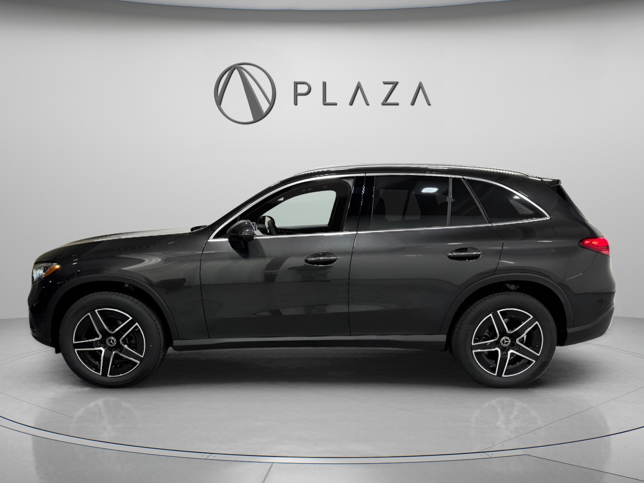 2026 Mercedes Benz GLC 300 4MATIC photo 2