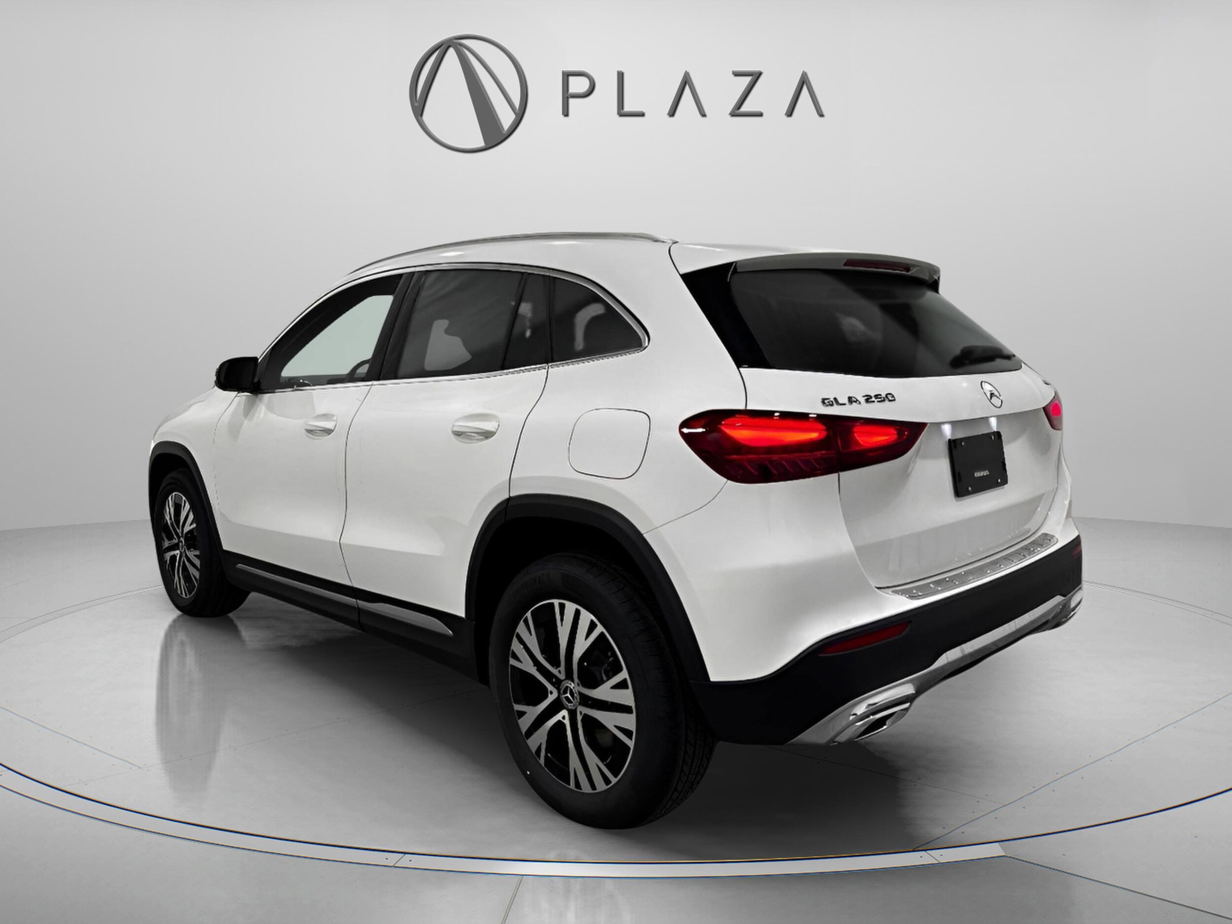 2025 Mercedes Benz GLA 250 4MATIC photo 3