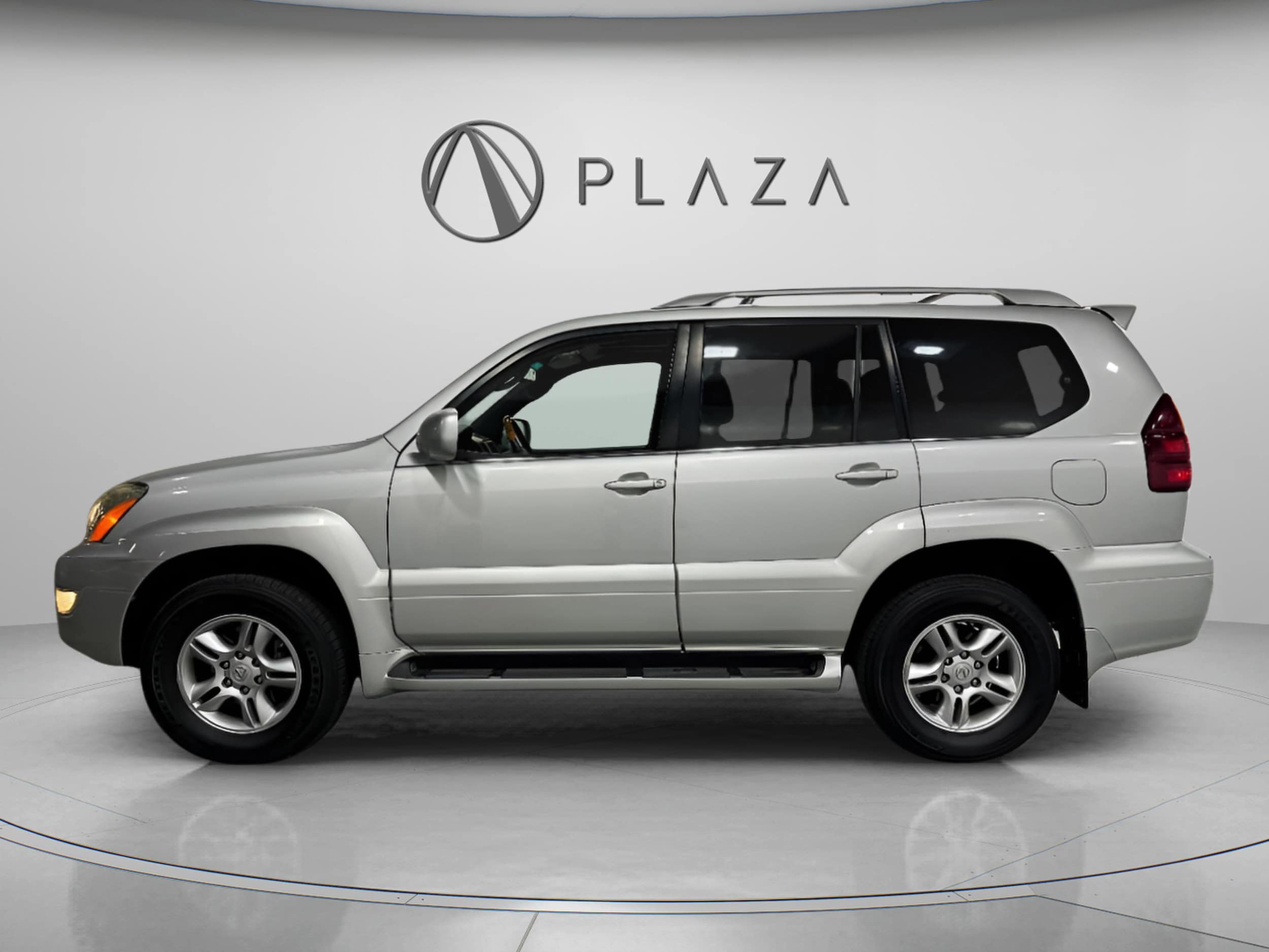 Used 2004 Lexus GX 470 with VIN JTJBT20X540044863 for sale in Creve Coeur, MO