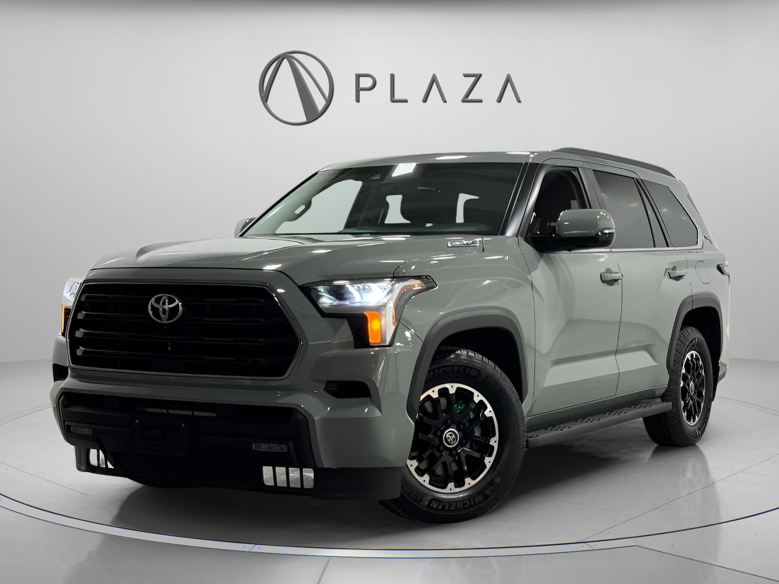 2024 Toyota Sequoia SR5's photo