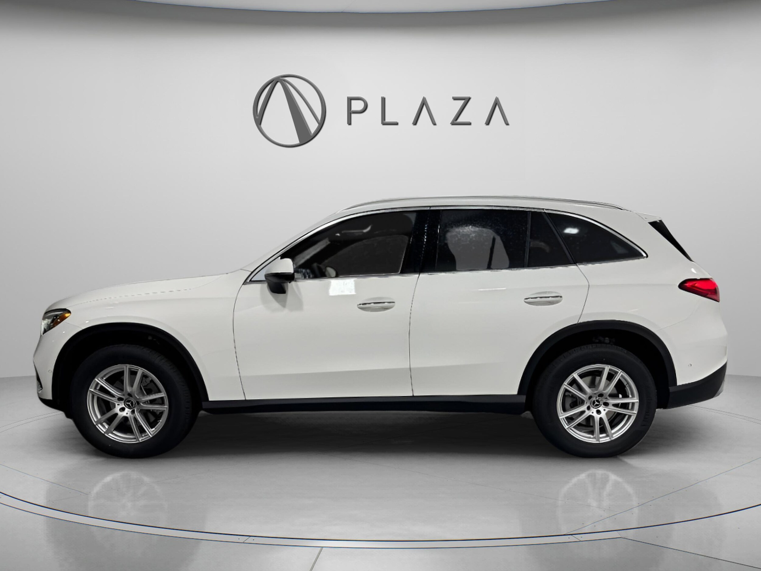2026 Mercedes Benz GLC 300 4MATIC photo 2