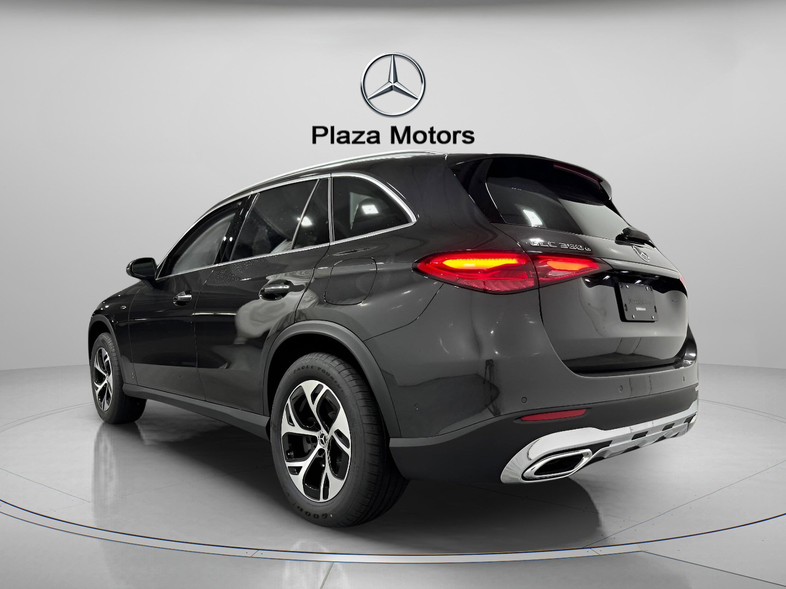2025 Mercedes Benz GLC 350e 4MATIC photo 3