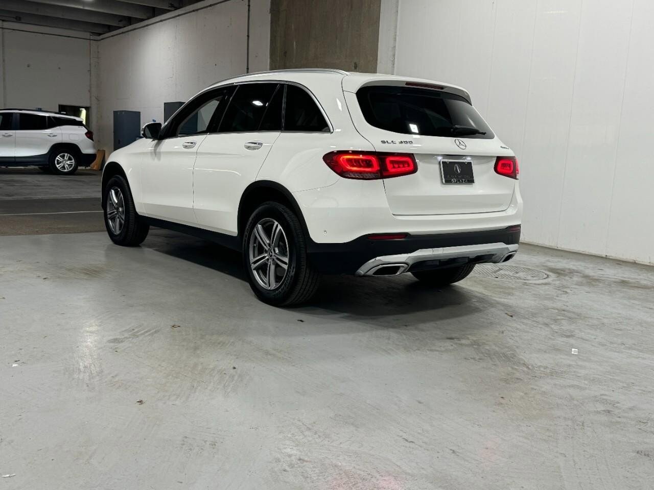 2022 Mercedes Benz GLC 300 4MATIC photo 3