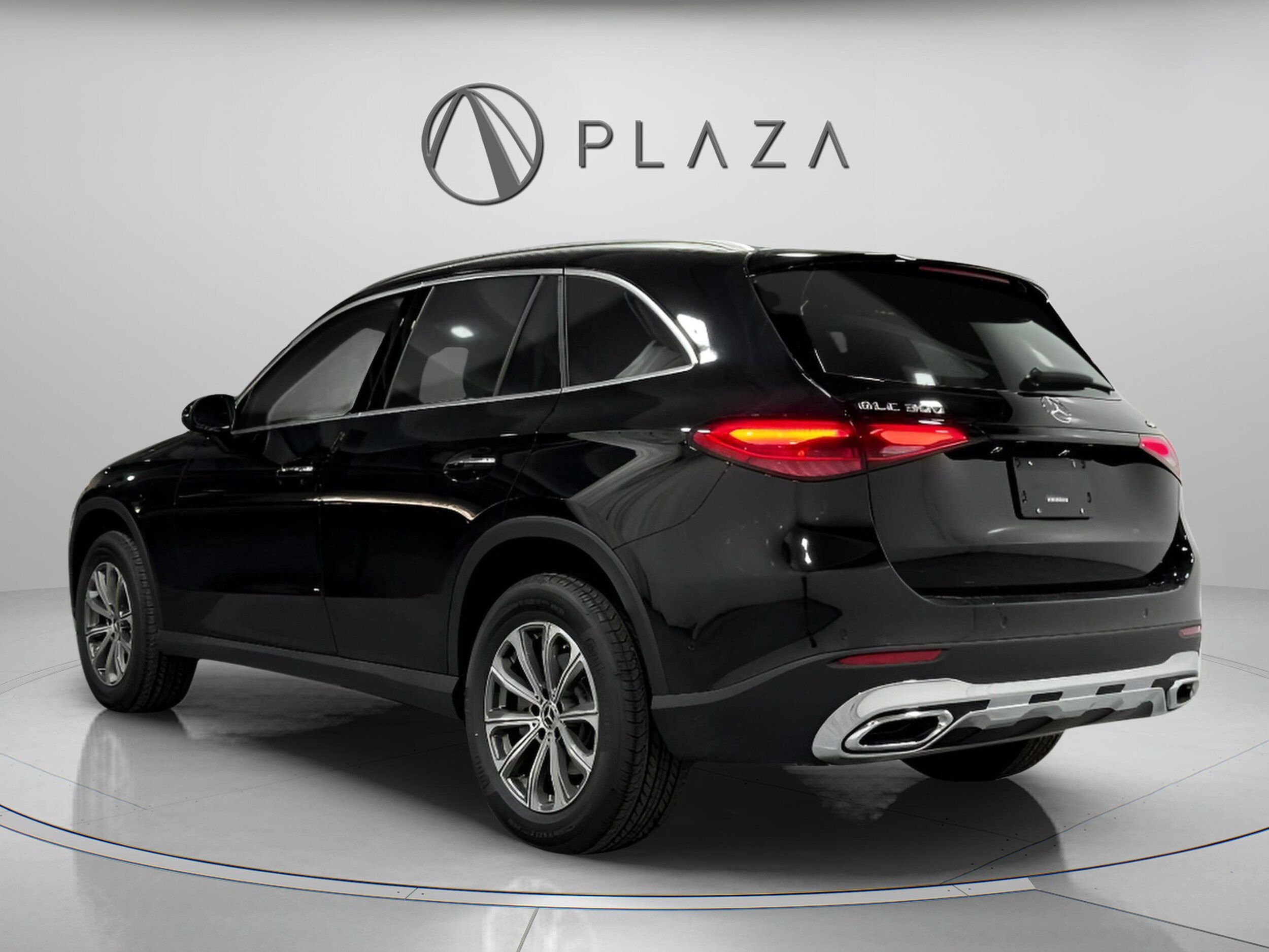 2025 Mercedes Benz GLC 300 4MATIC photo 3