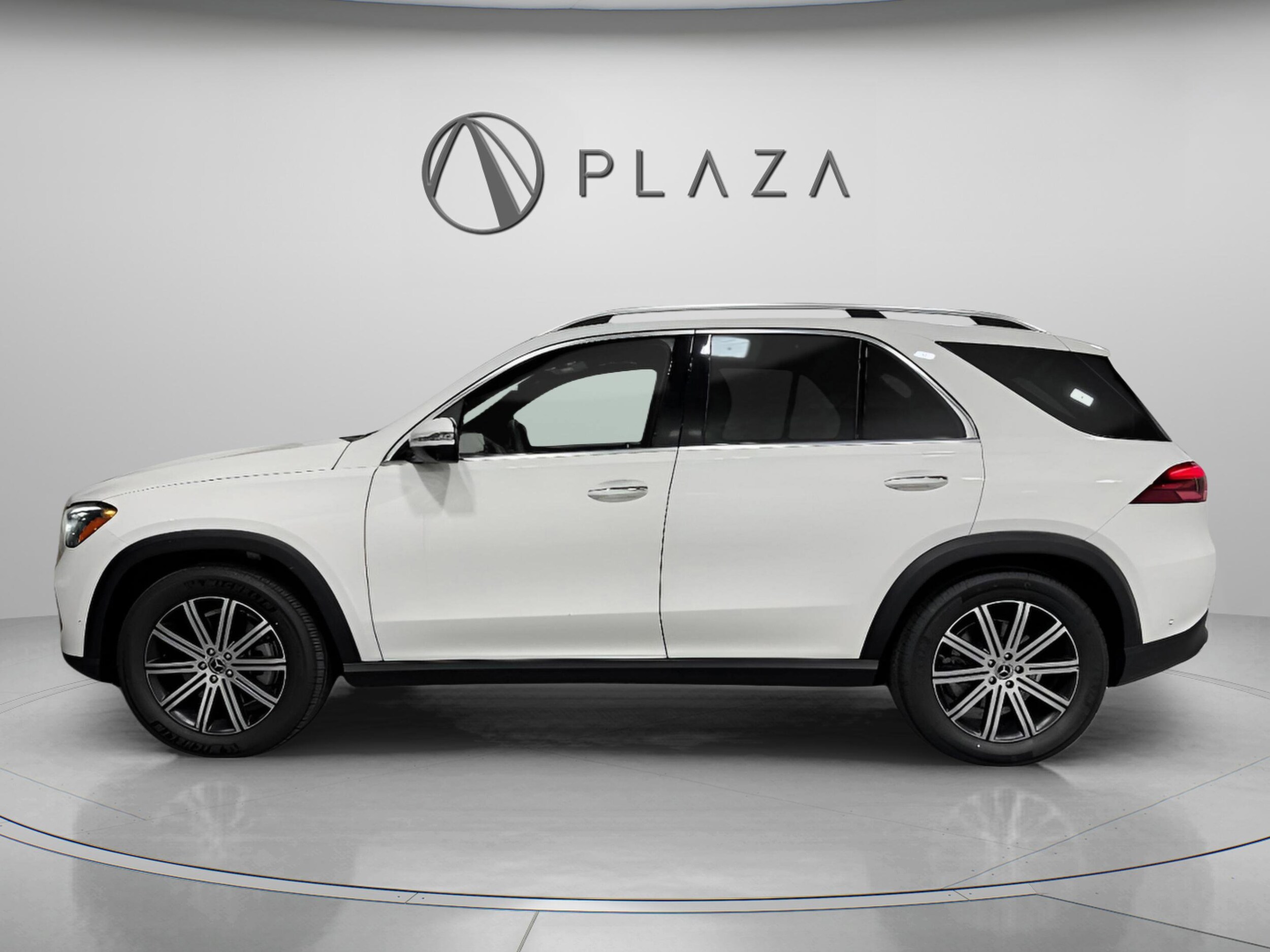 2025 Mercedes Benz GLE 450 4MATIC photo 2