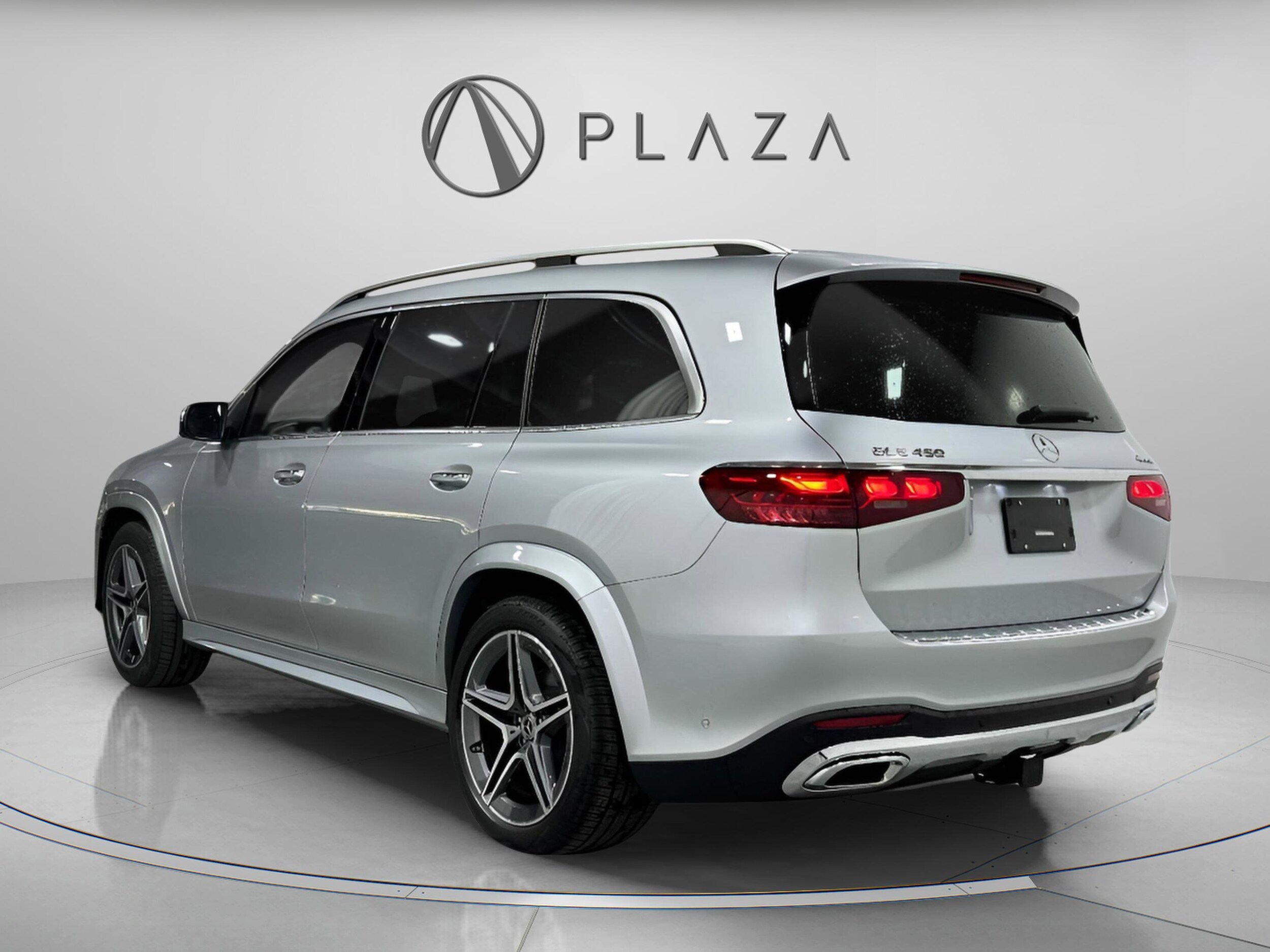 2025 Mercedes Benz GLS 450 4MATIC photo 3