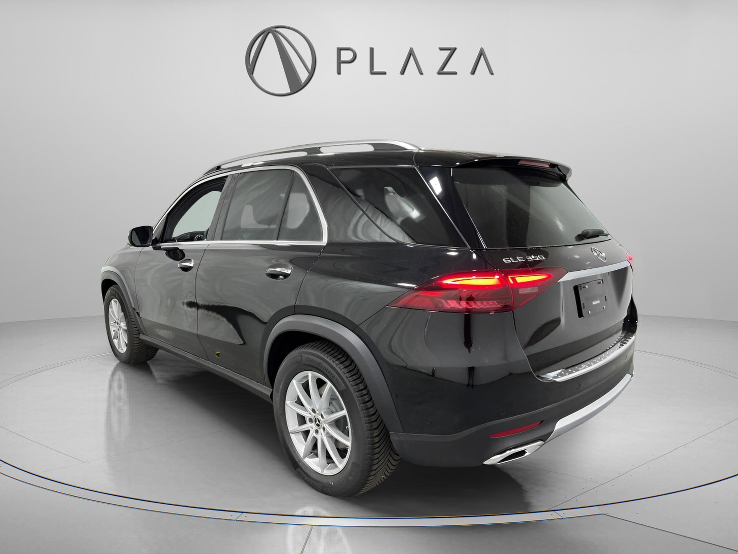 2025 Mercedes Benz GLE 350 4MATIC photo 3