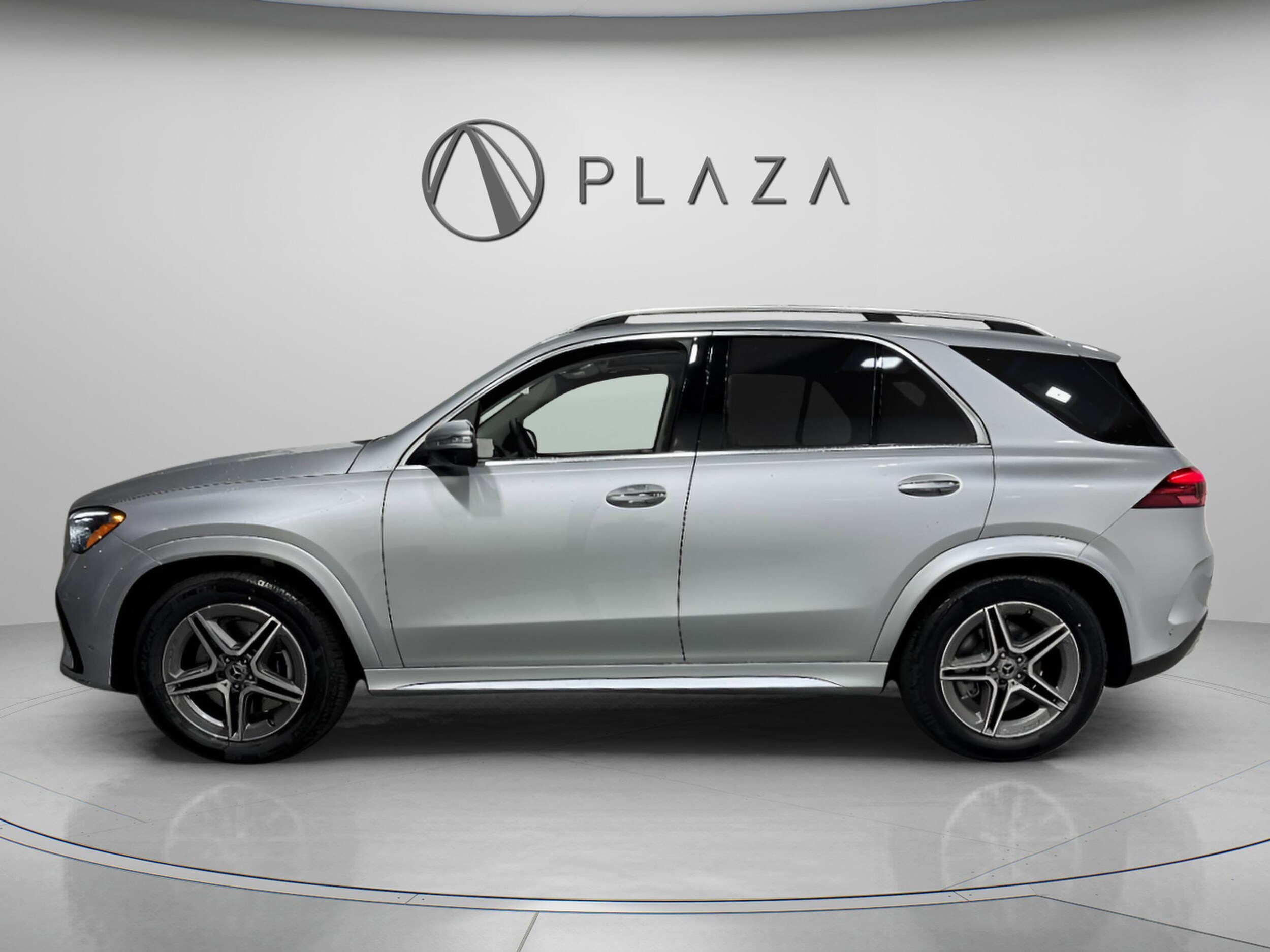 2026 Mercedes Benz GLE 450 4MATIC photo 2