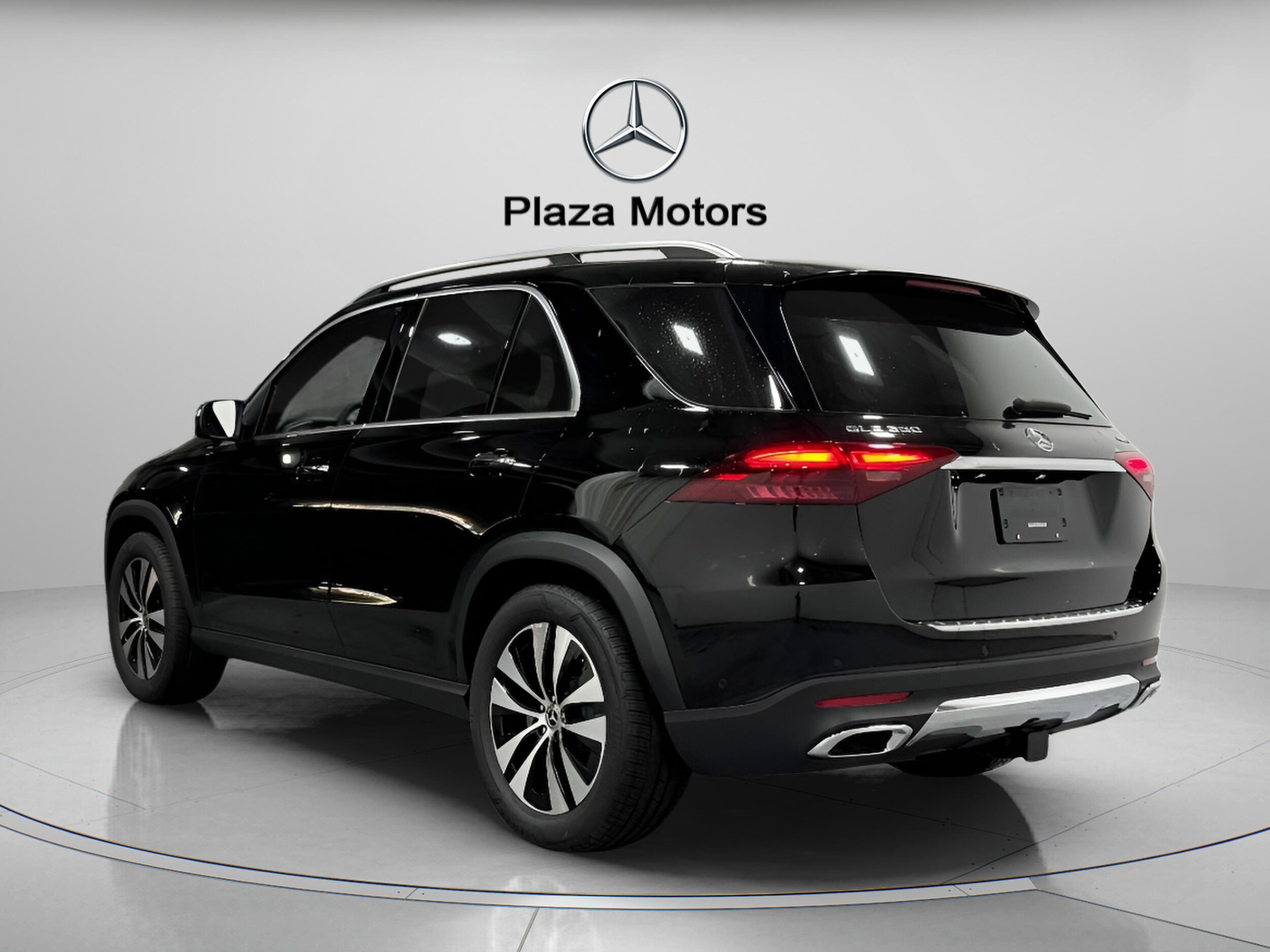 2025 Mercedes Benz GLE 350 4MATIC photo 2