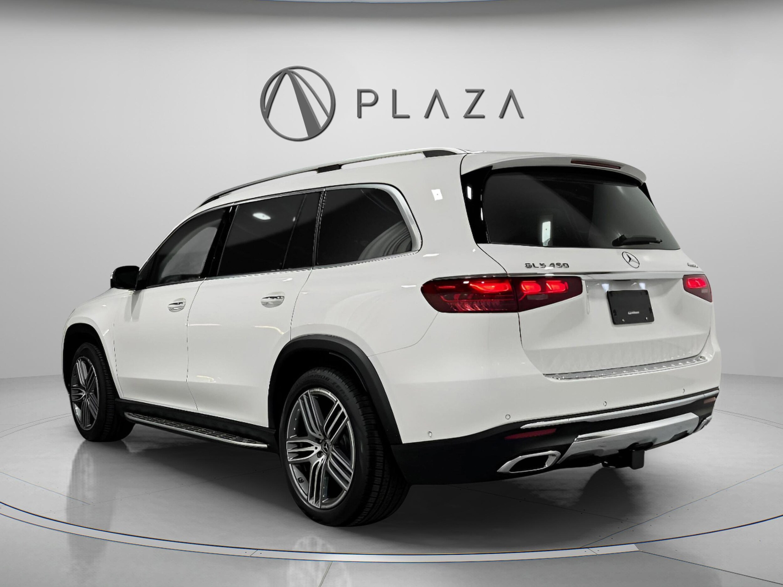 2025 Mercedes Benz GLS 450 4MATIC photo 3