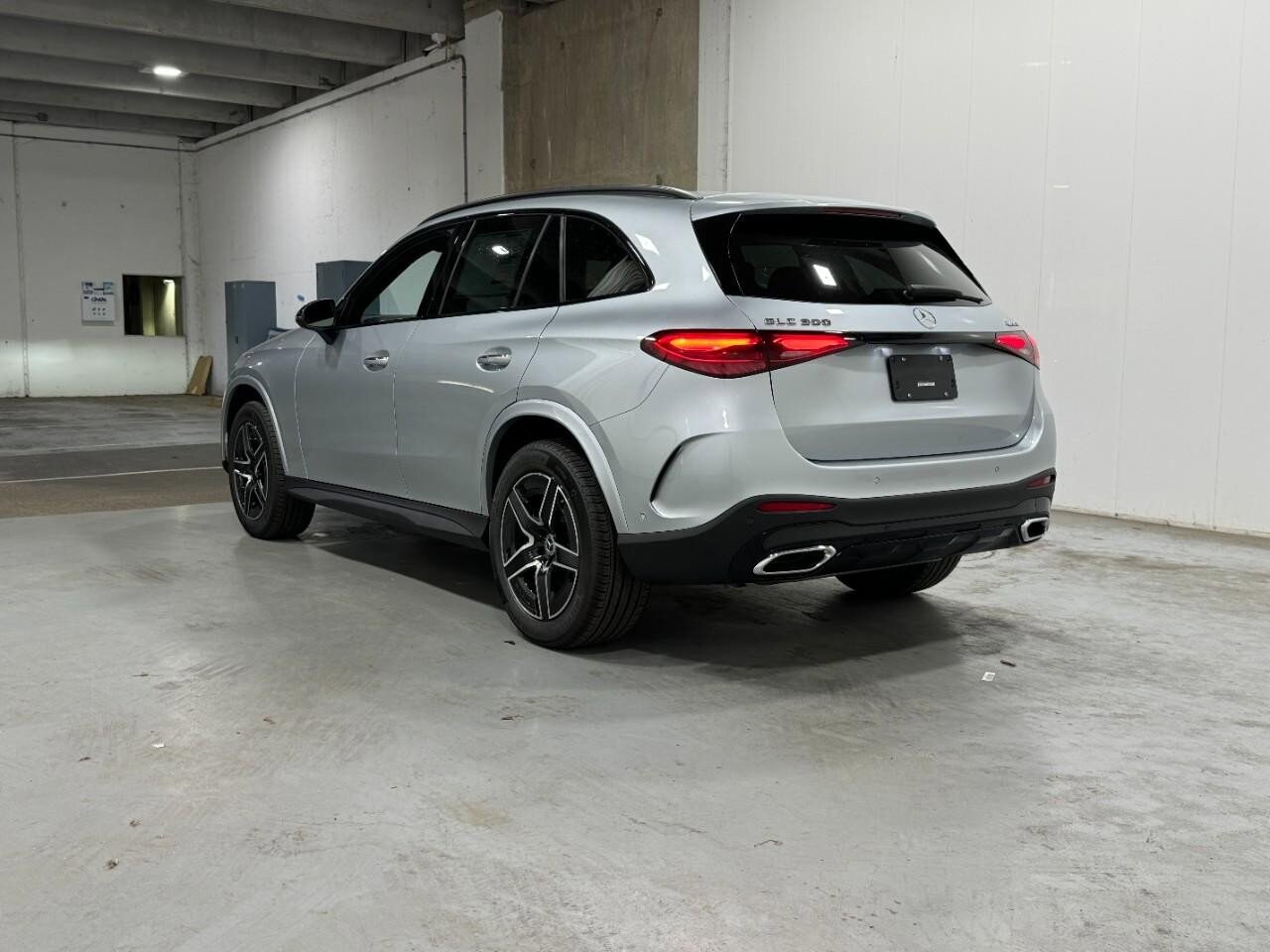 2026 Mercedes Benz GLC 300 4MATIC photo 2