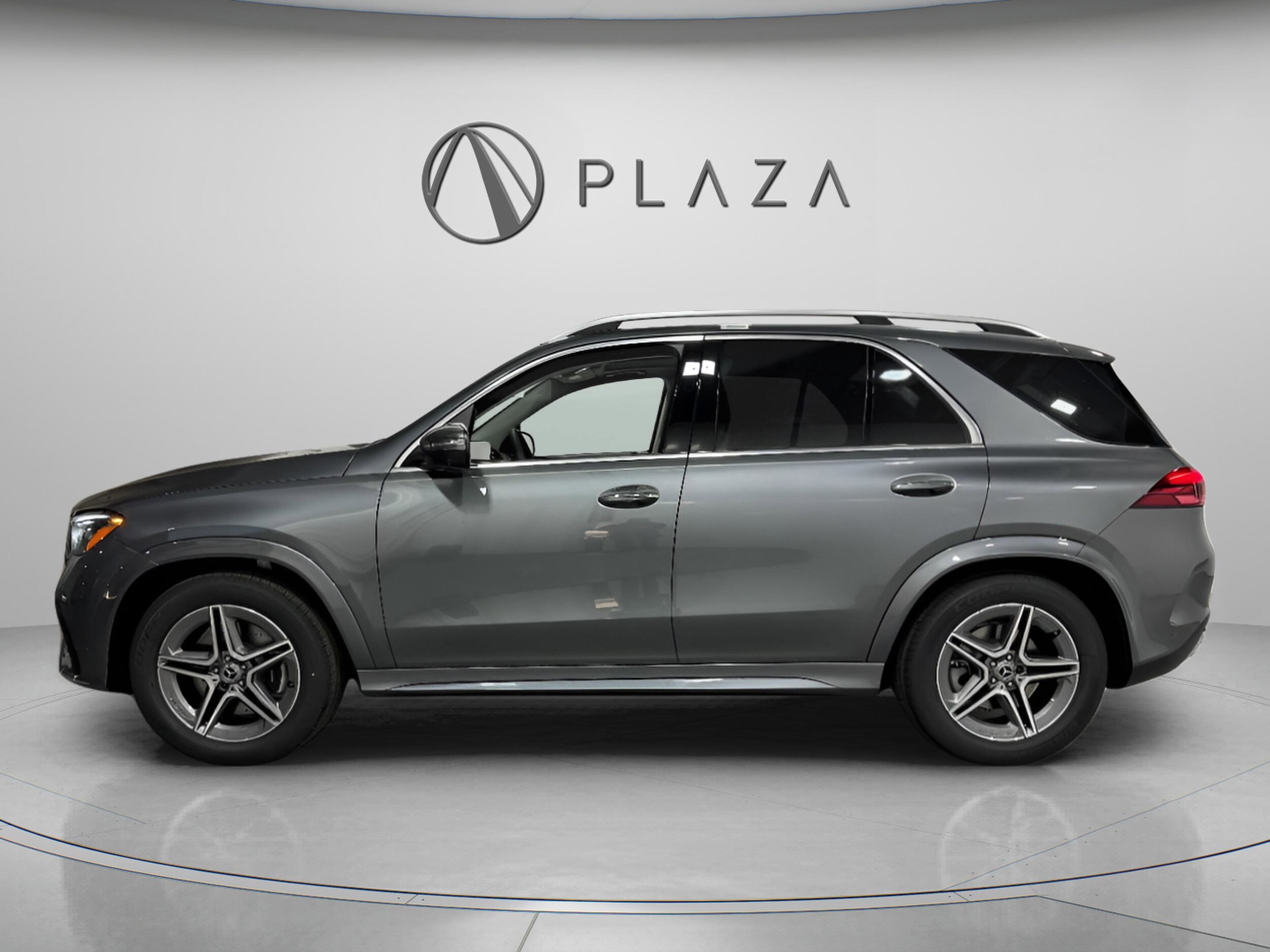 2026 Mercedes Benz GLE 450 4MATIC photo 2