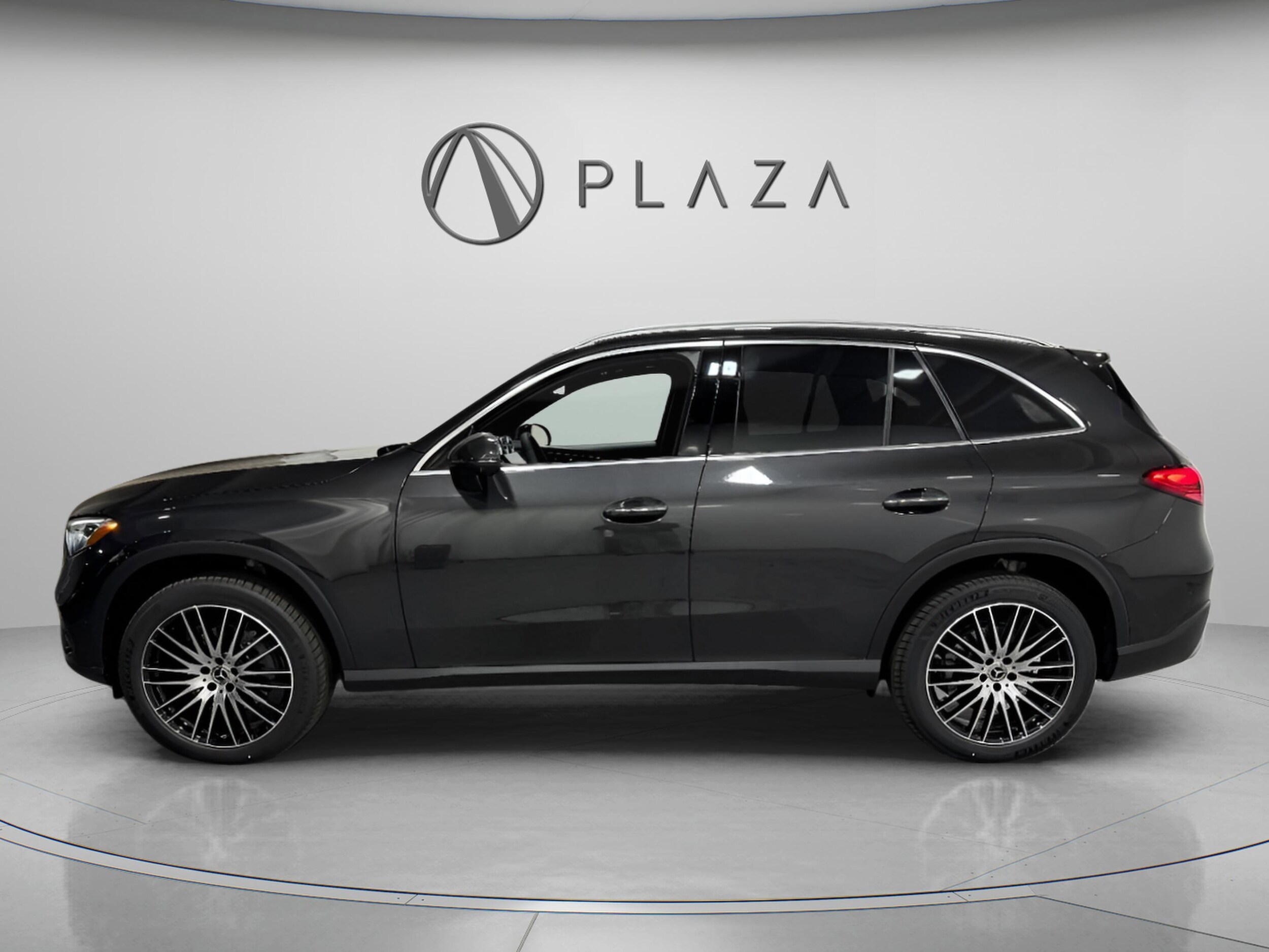 2026 Mercedes Benz GLC 300 4MATIC photo 2