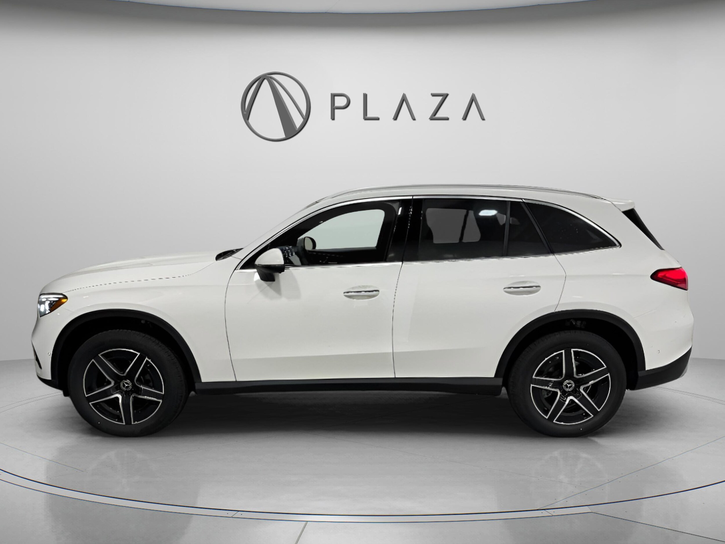 2026 Mercedes Benz GLC 300 4MATIC photo 2