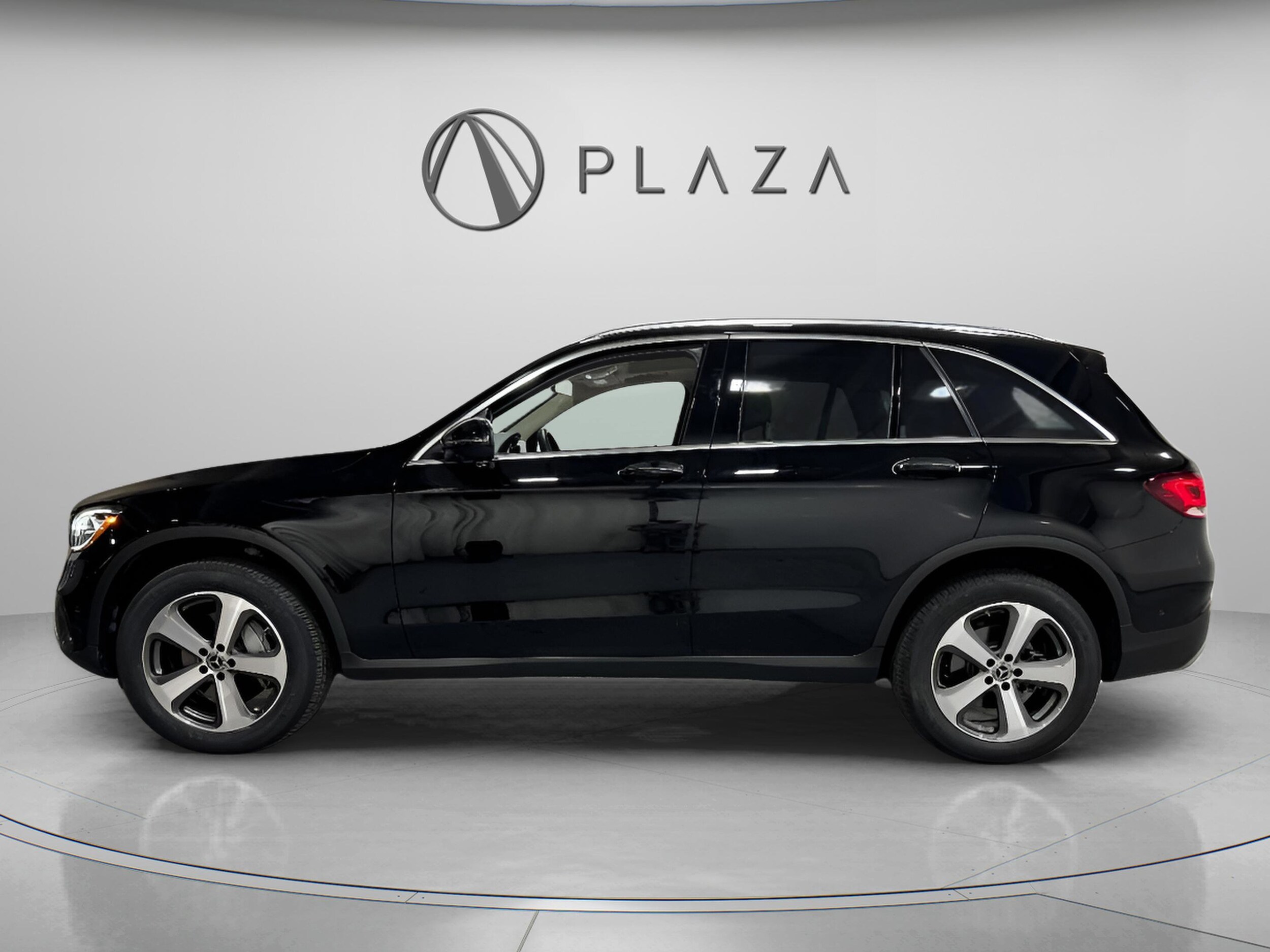 2022 Mercedes Benz GLC 300 4MATIC photo 2