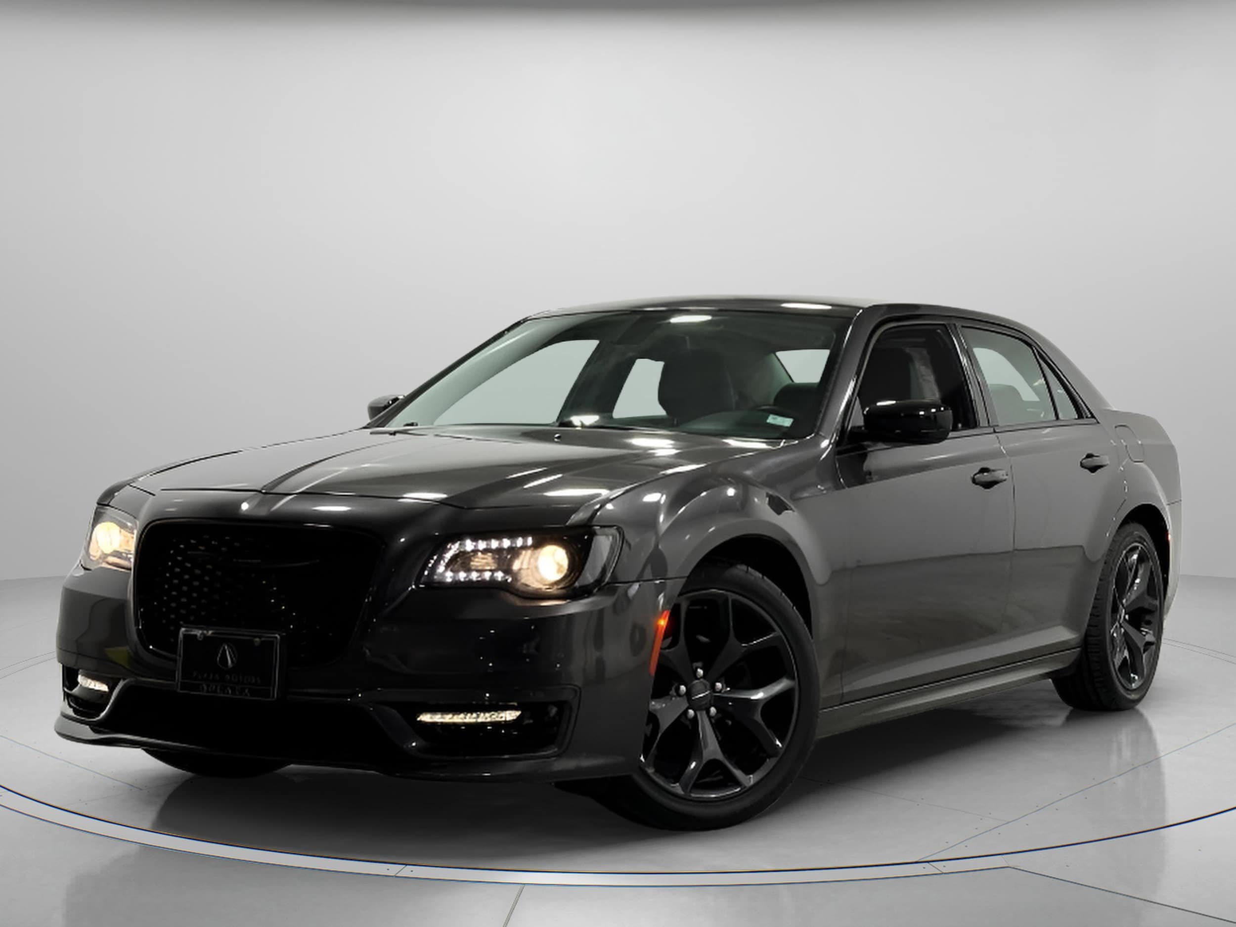 Used 2020 Chrysler 300 Touring with VIN 2C3CCAAG8LH201042 for sale in Creve Coeur, MO