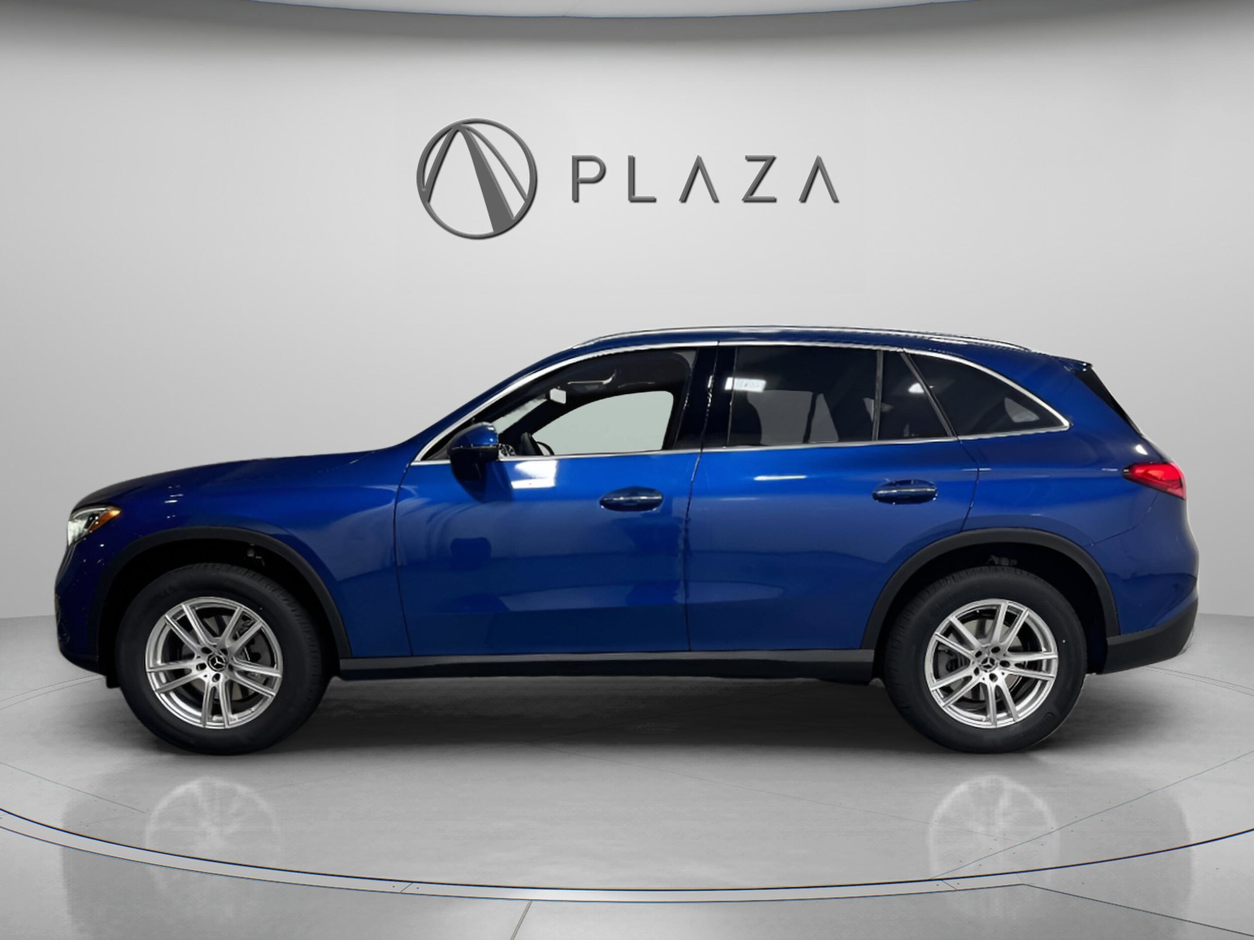 2026 Mercedes Benz GLC 300 4MATIC photo 2