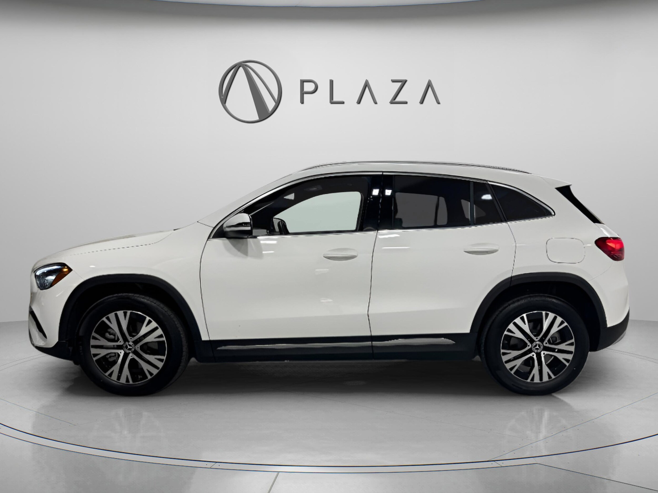 2025 Mercedes Benz GLA 250 4MATIC photo 2