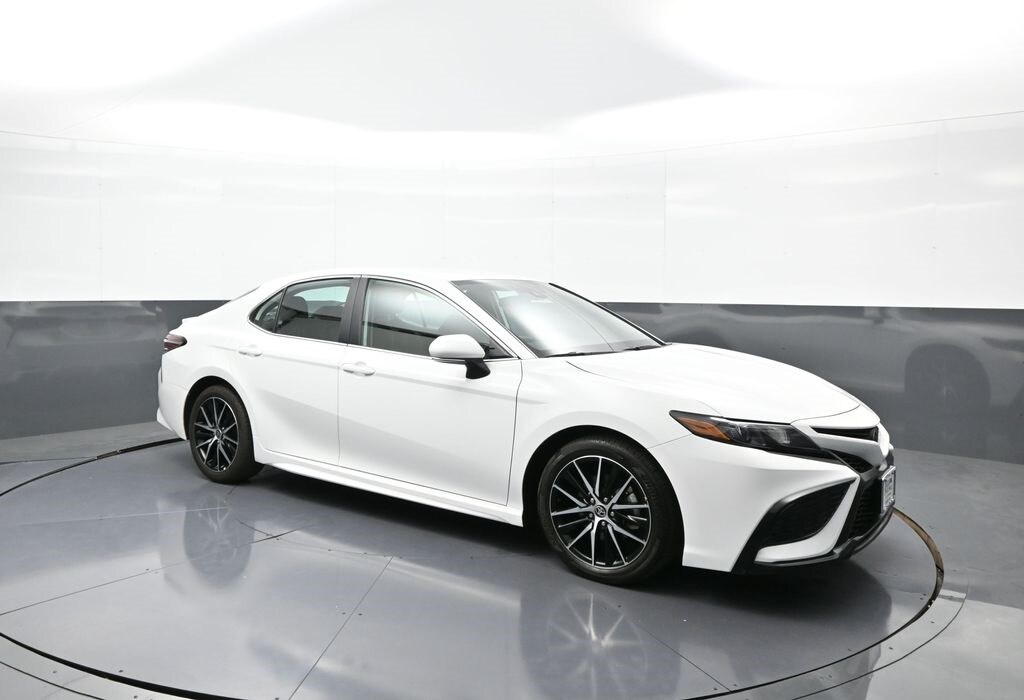 2024 Toyota Camry SE photo 4